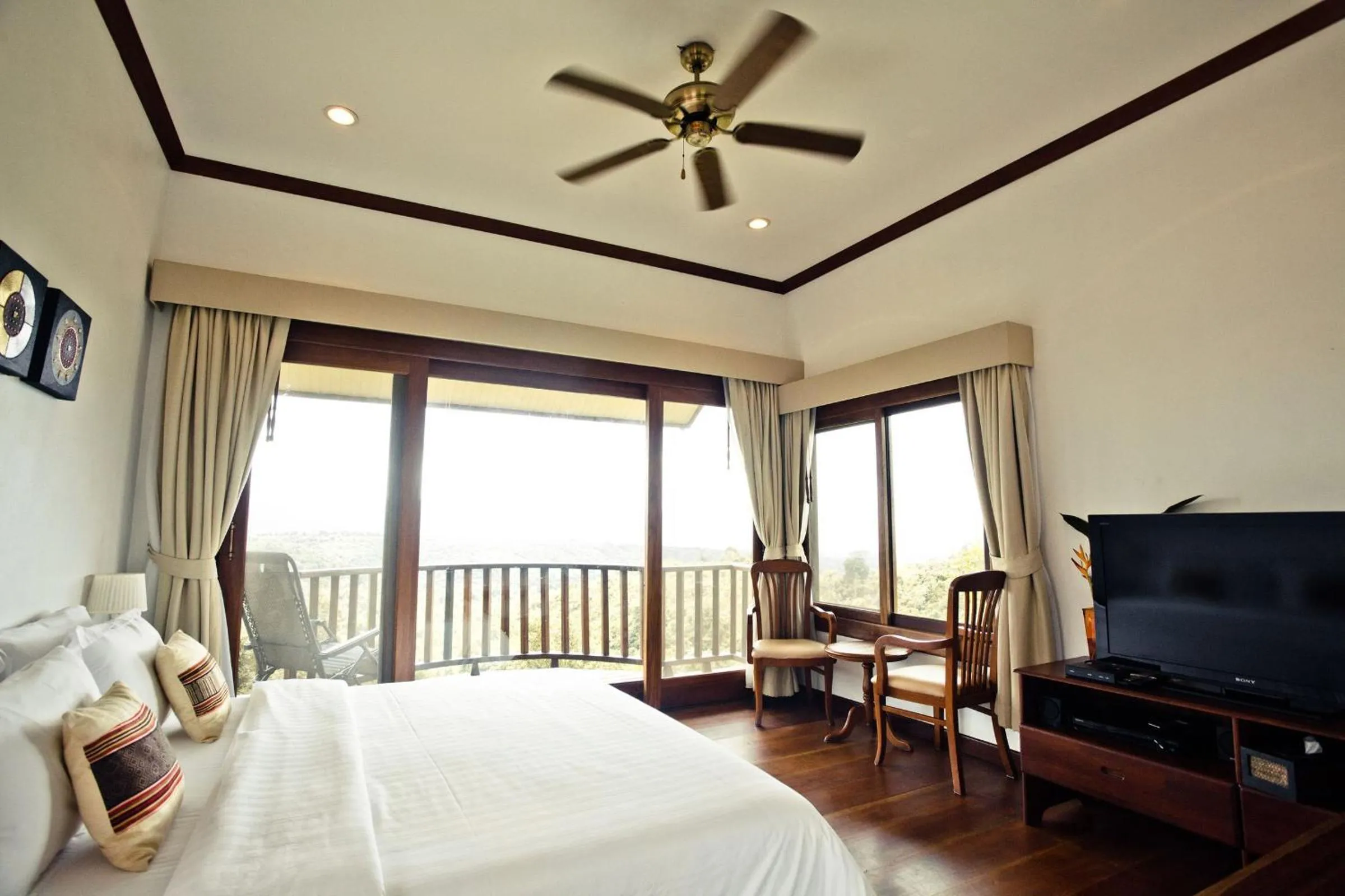 Bedroom, Bed in Sabaidee Valley