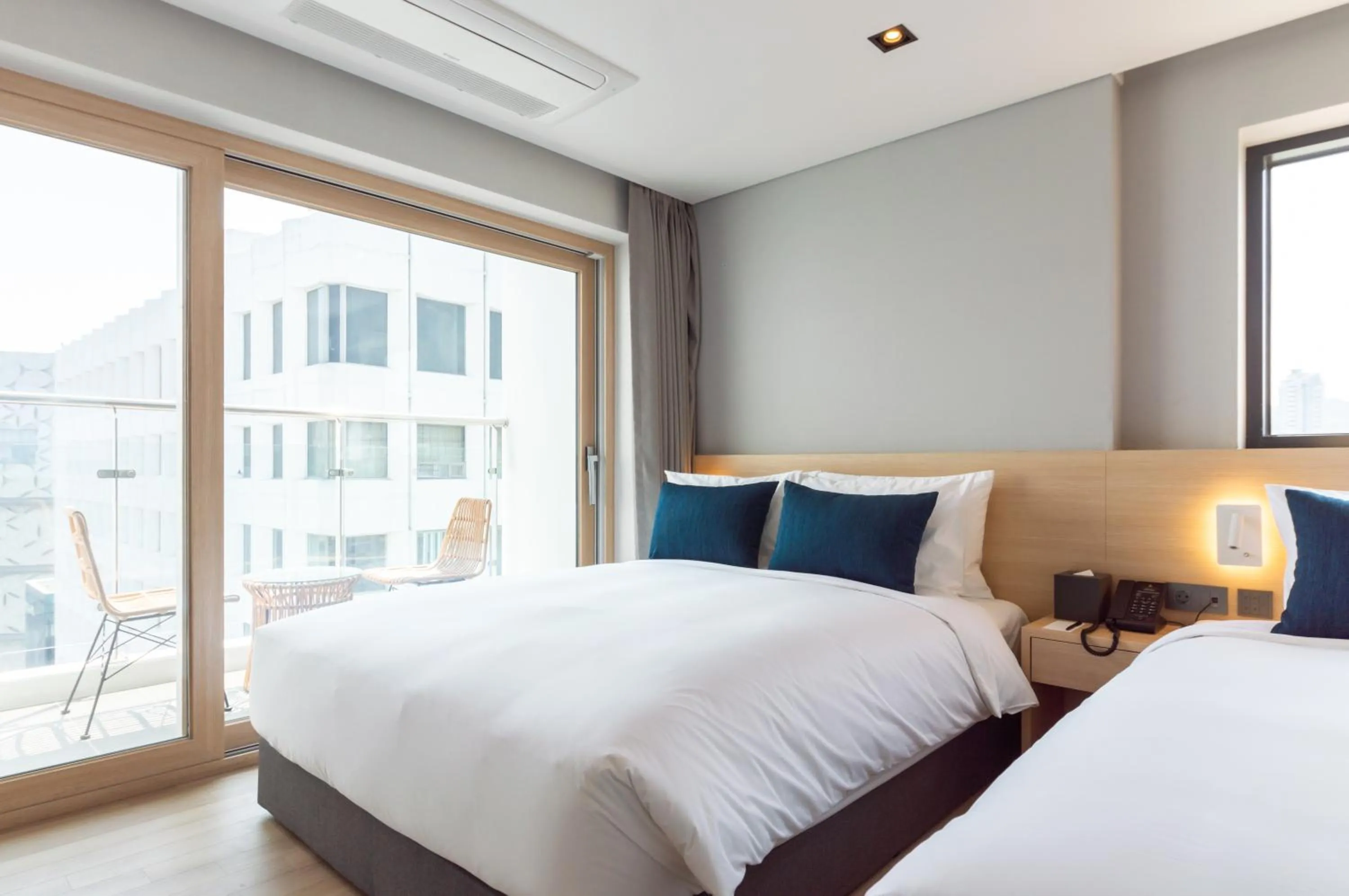 Bed in Connect Busan Hotel & Residence