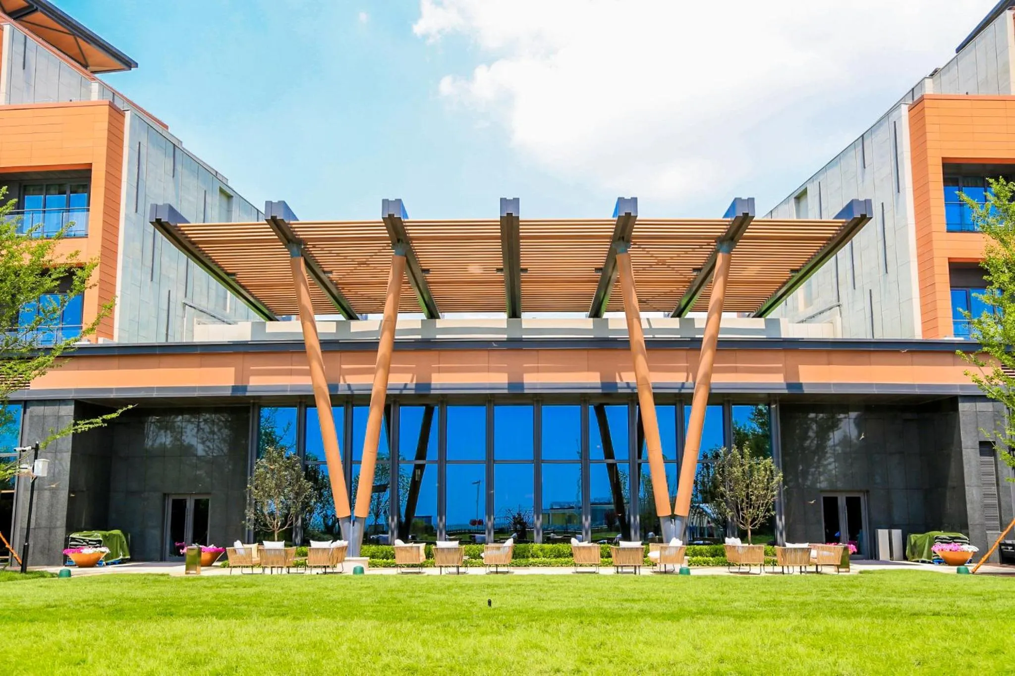 Garden in Hard Rock Hotel Dalian