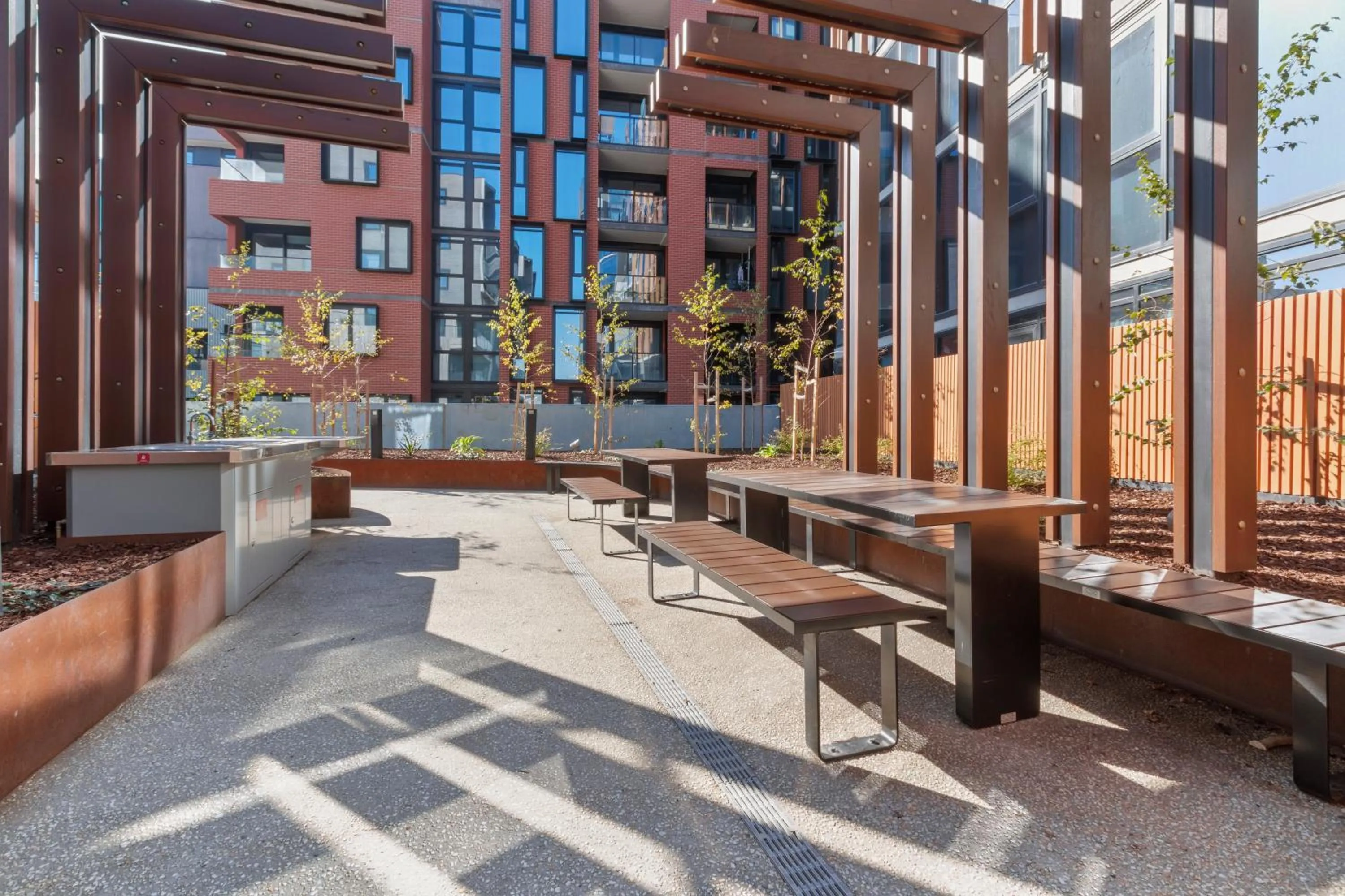 BBQ facilities in Melbourne City Apartment Hotel