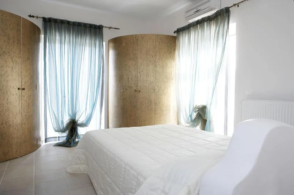 Bed in Castello Di Vista with Pool and Starlink Wifi