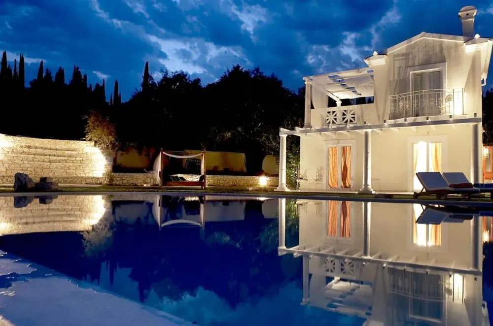 Property building in Castello Di Vista with Pool and Starlink Wifi