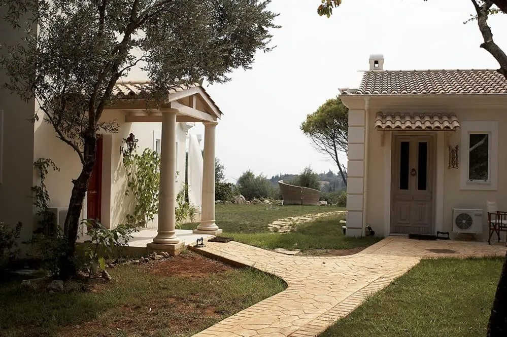 Property building in Castello Di Vista with Pool and Starlink Wifi