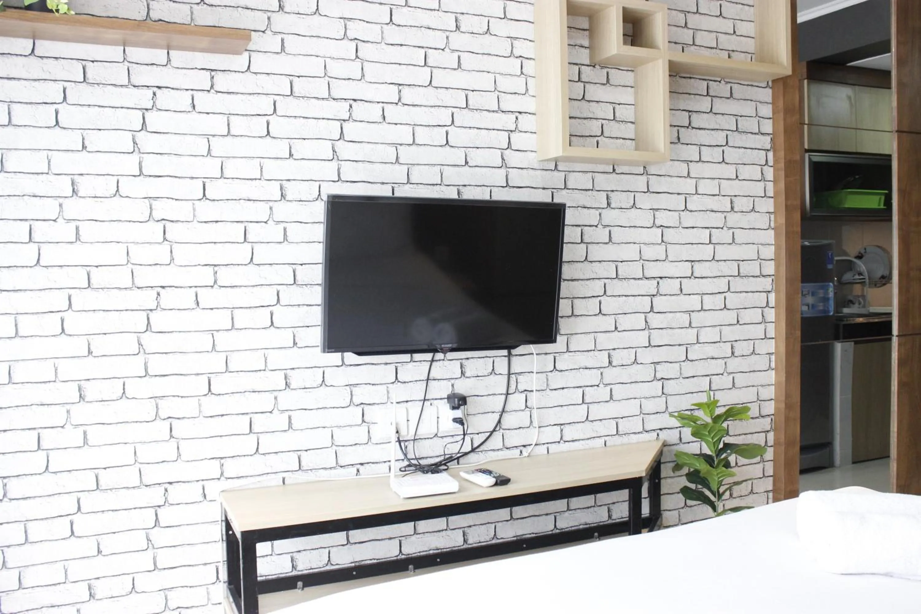 Artistic & Scenic Studio at Gateway Pasteur near Cimahi By Travelio