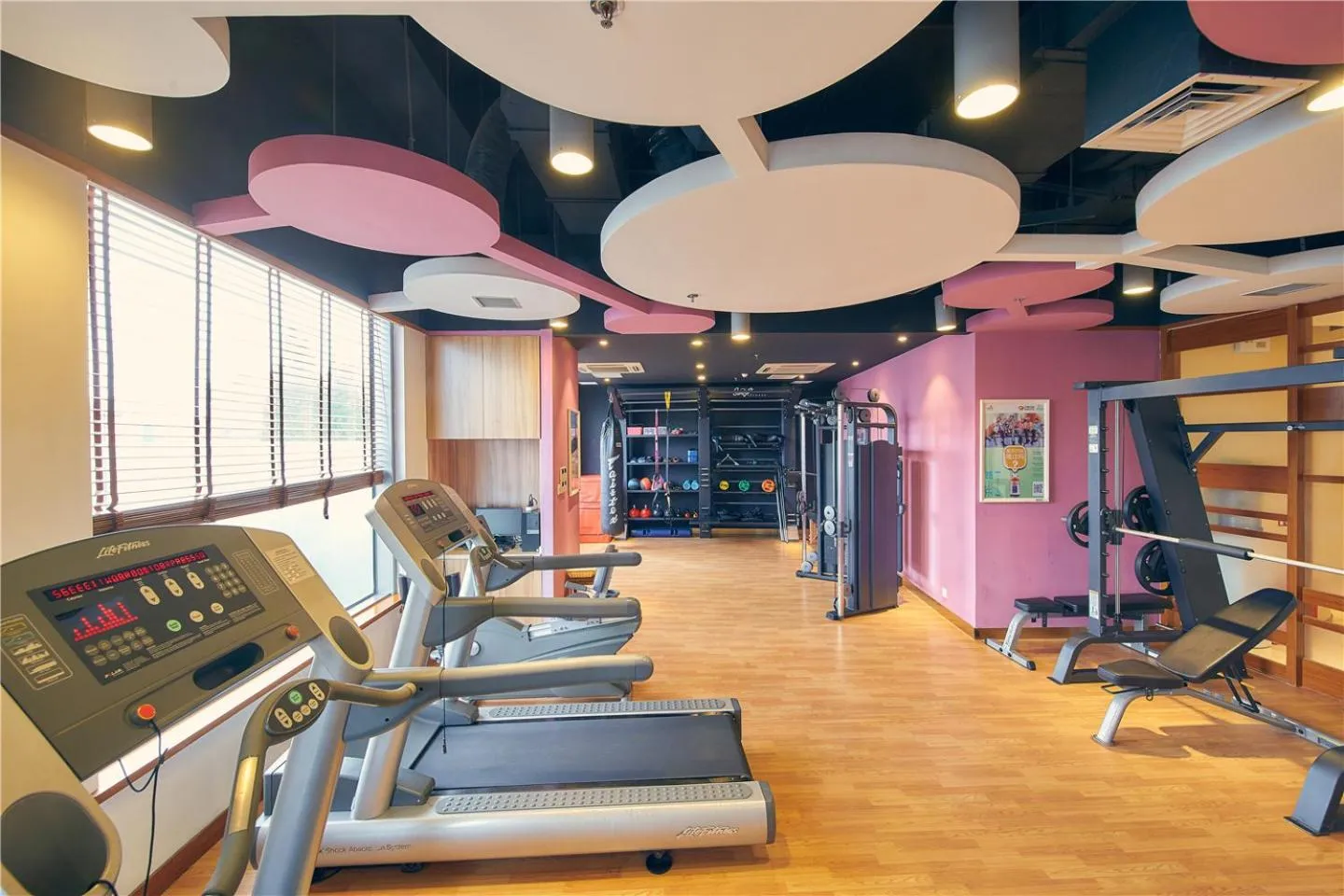 Fitness centre/facilities in Parkview Hotel