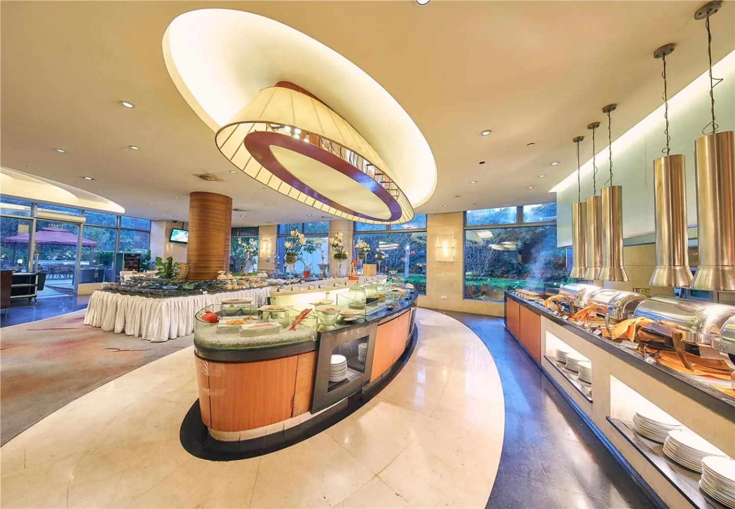 Restaurant/places to eat in Parkview Hotel