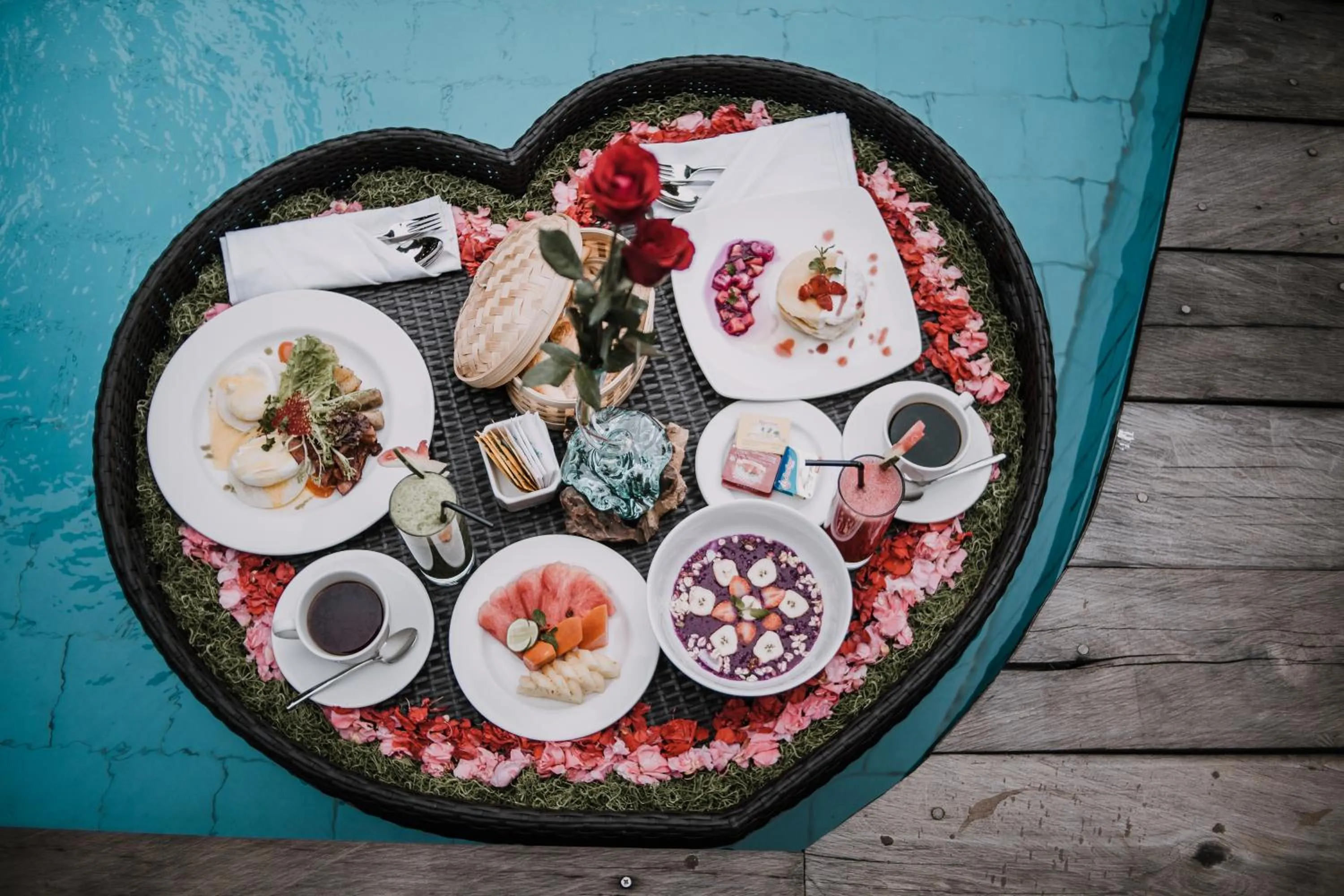 Bathroom in Merak Village by Prasi