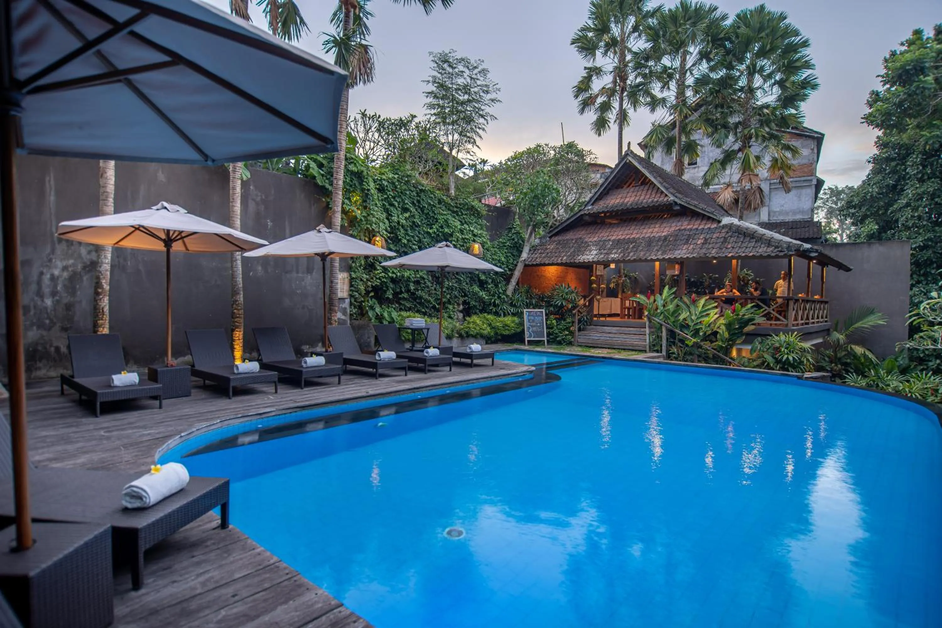 Swimming pool in Merak Village by Prasi