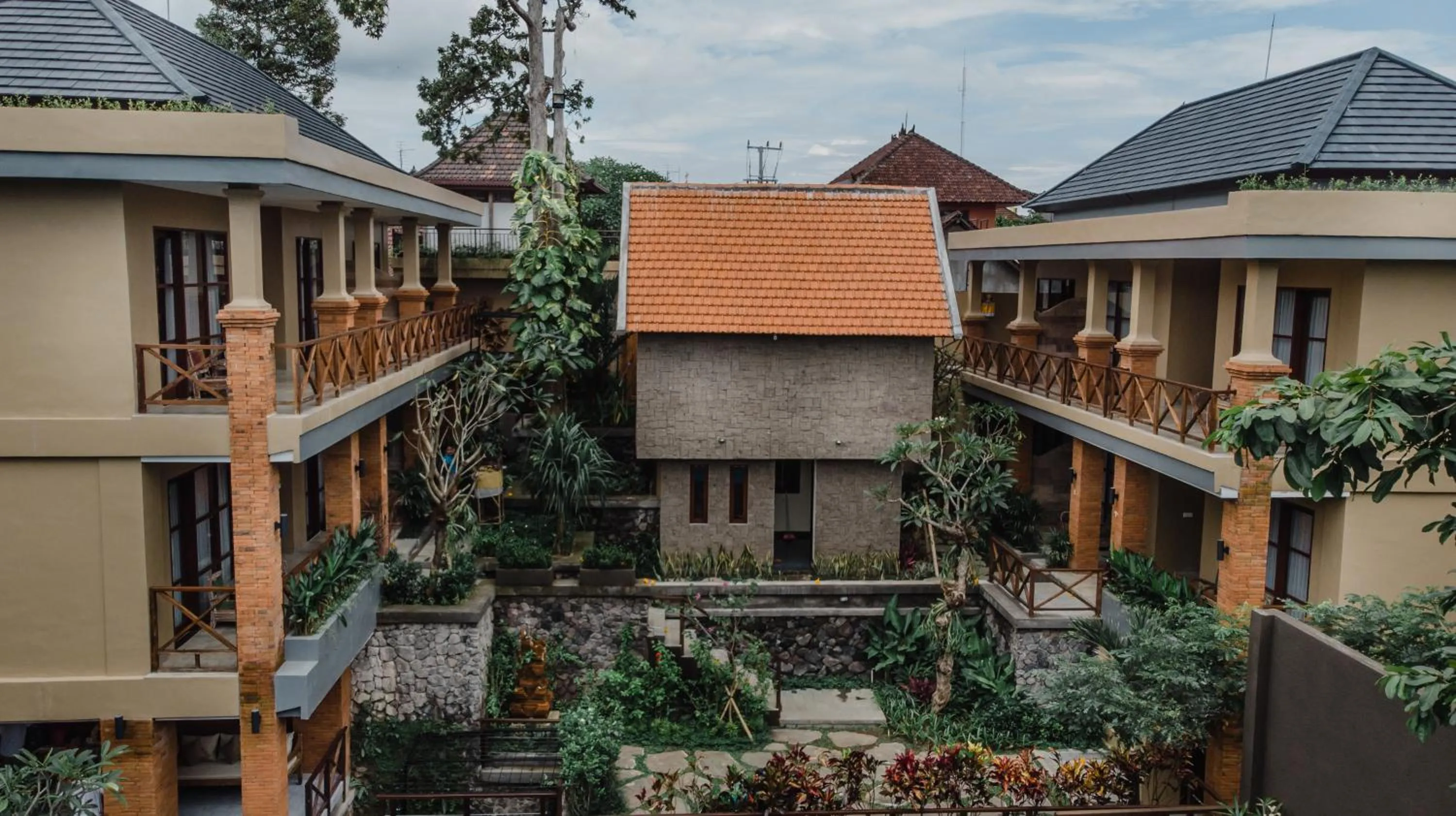 Property building in Merak Village by Prasi