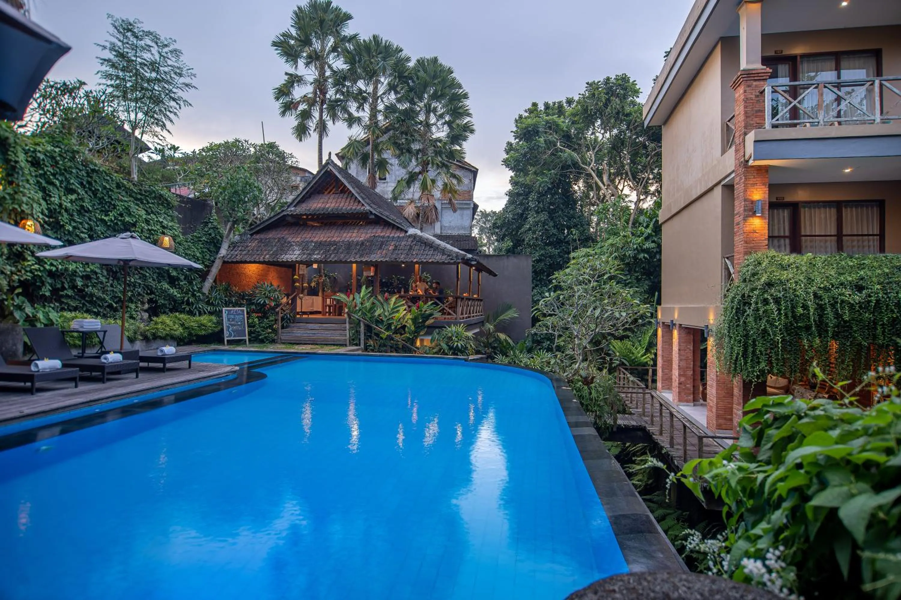 Swimming pool in Merak Village by Prasi