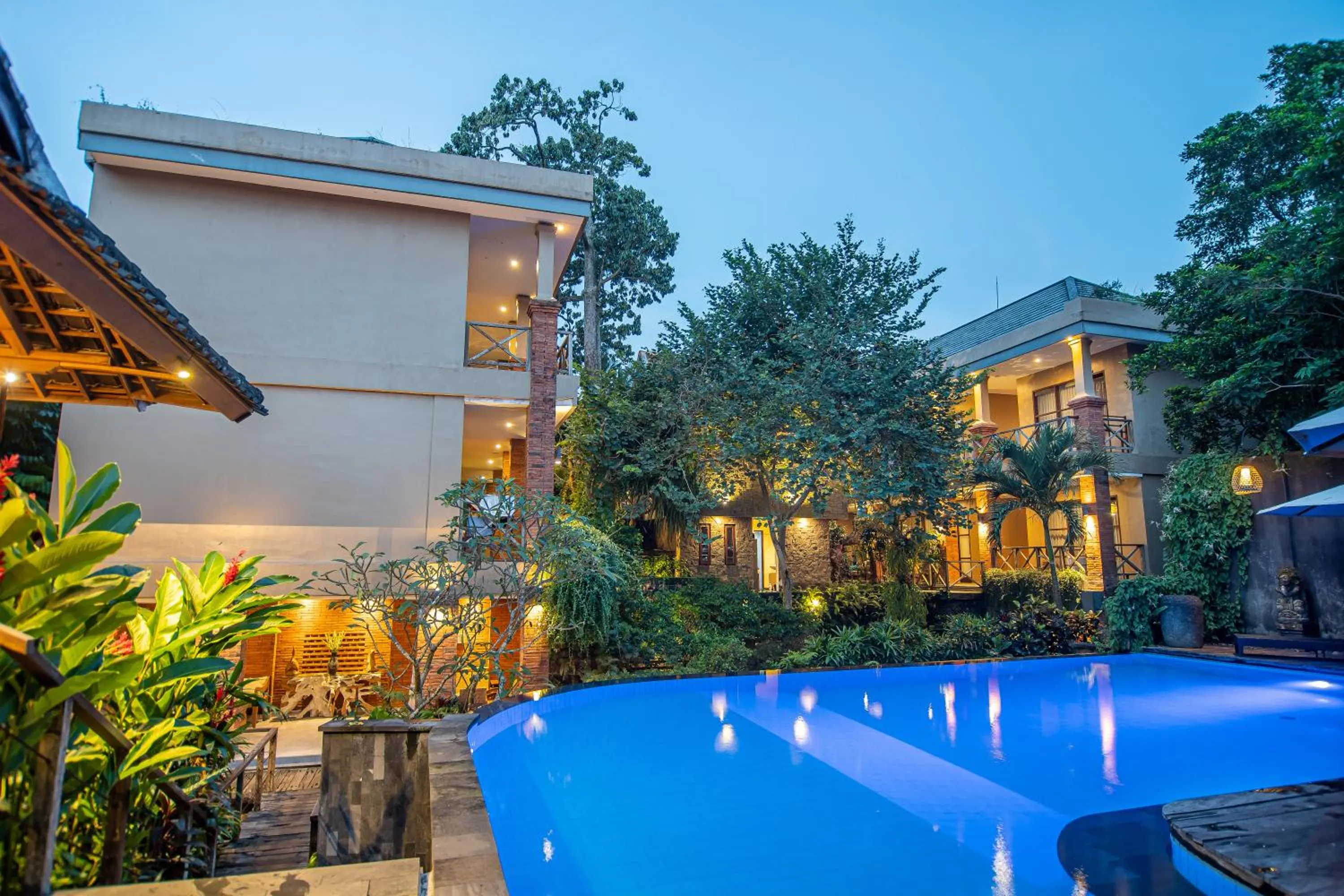 Swimming pool in Merak Village by Prasi