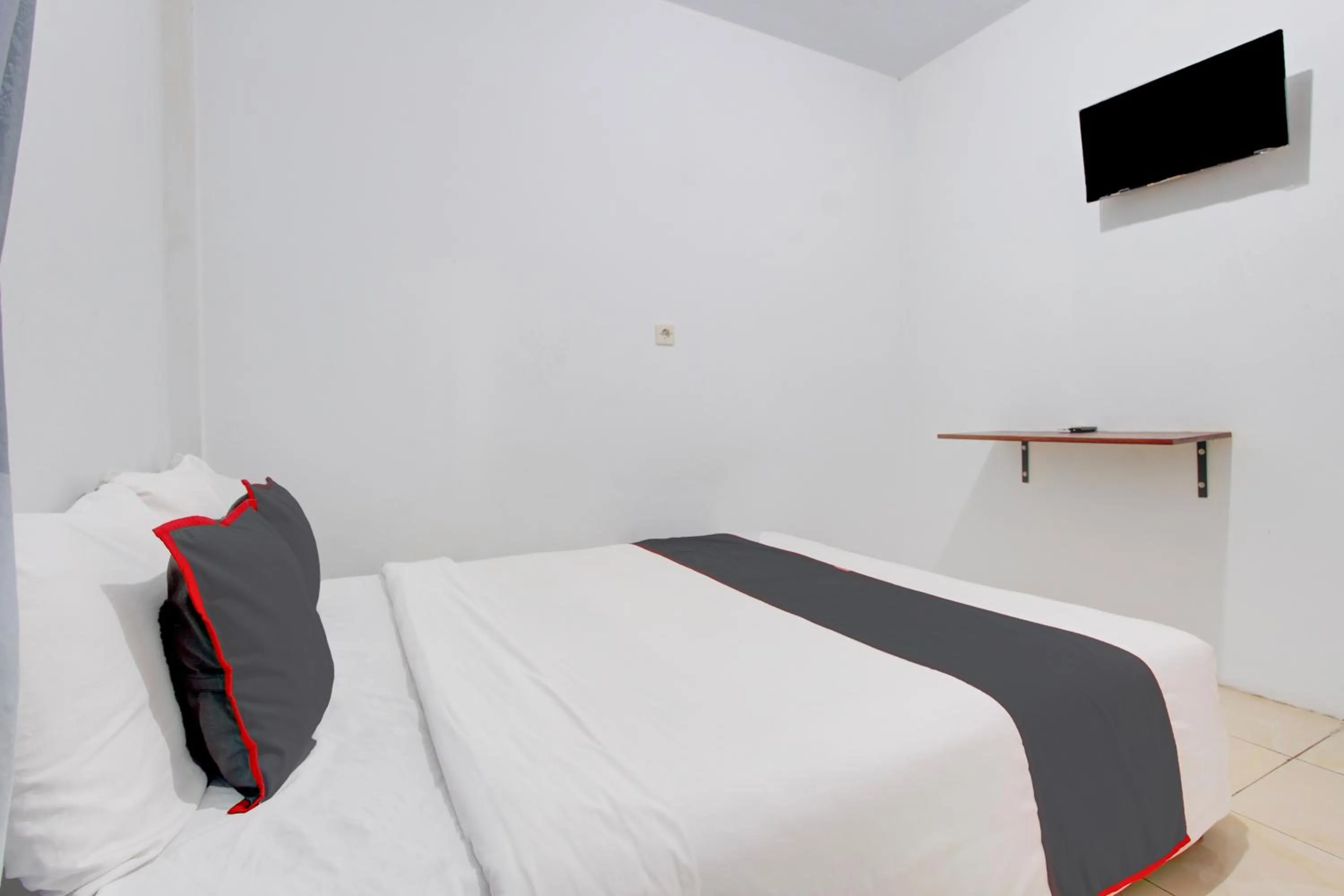 Photo of the whole room in OYO Life 2928 Rumah Ceria