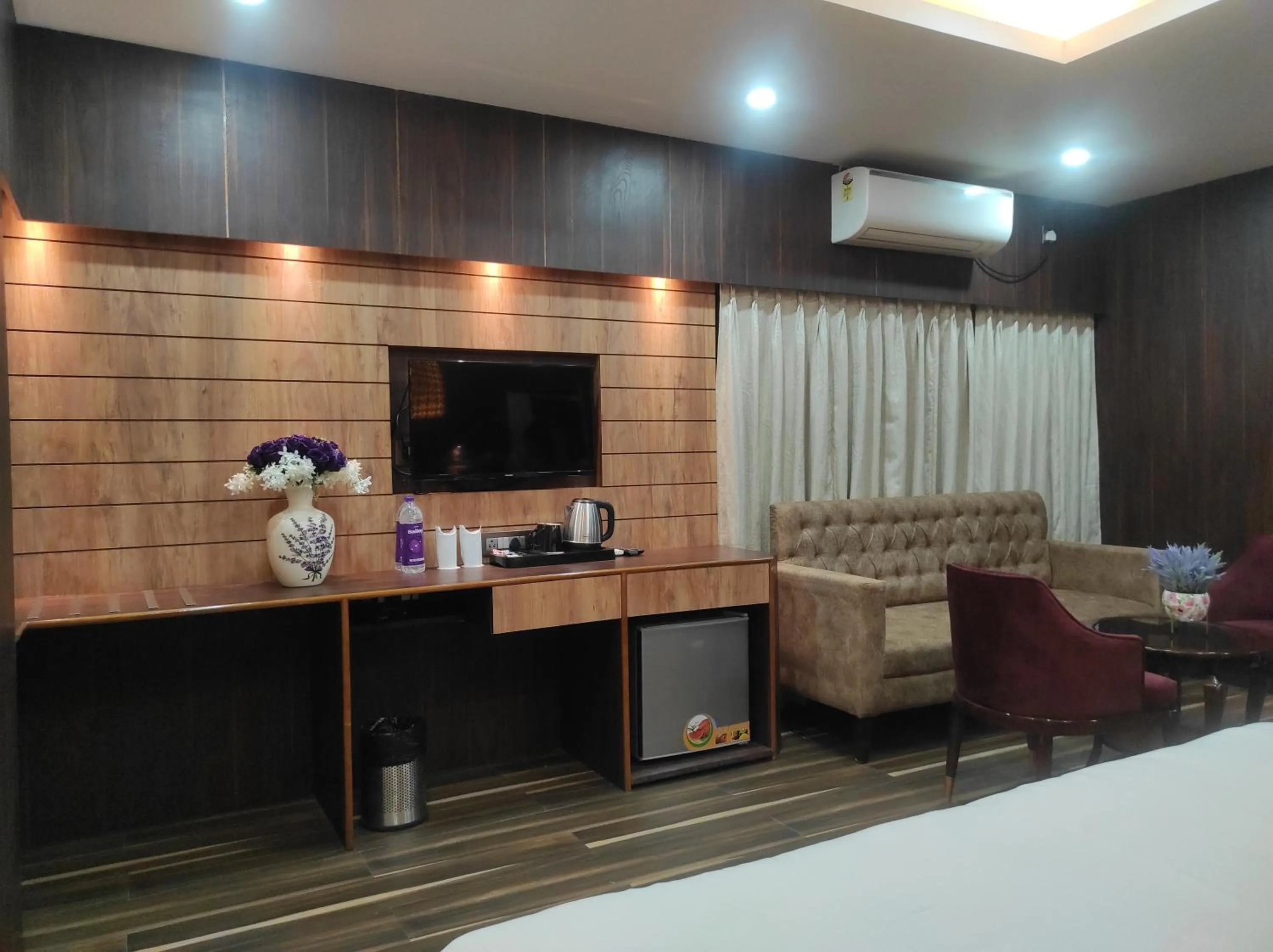 TV and multimedia in Hotel Aavas Inn