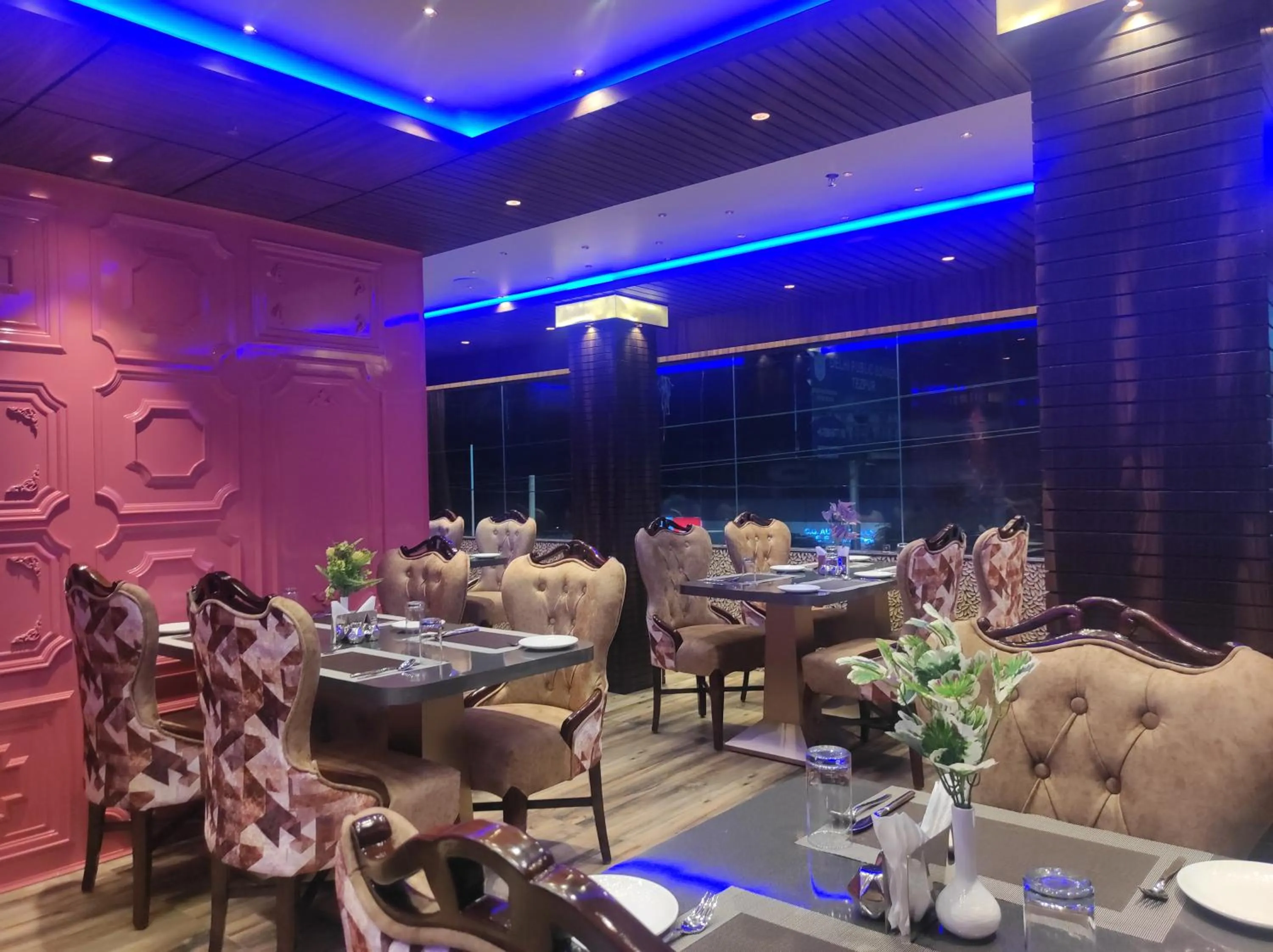 Restaurant/places to eat in Hotel Aavas Inn