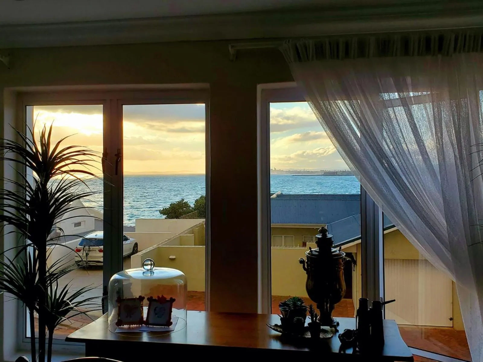 Gordon's Beach Lodge