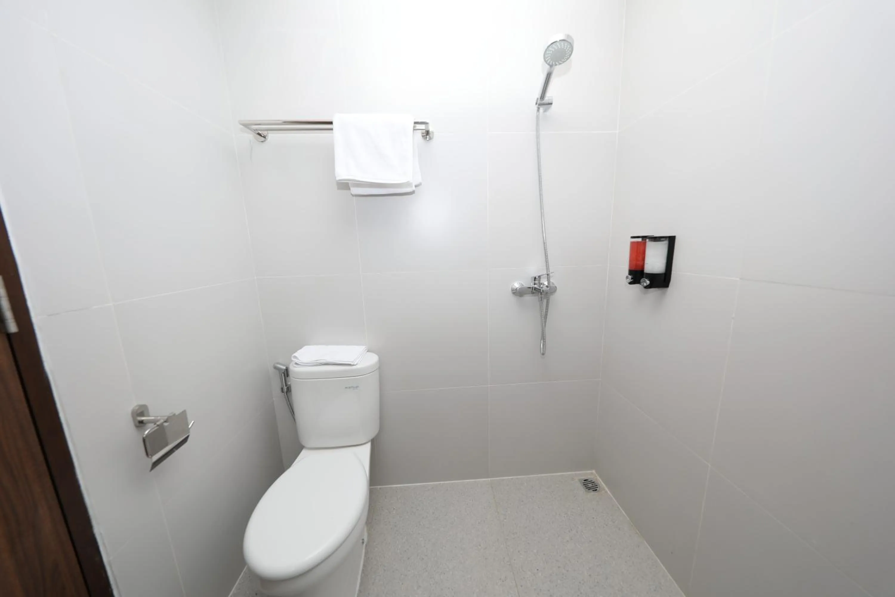 Bathroom in Mendjangan Mansion