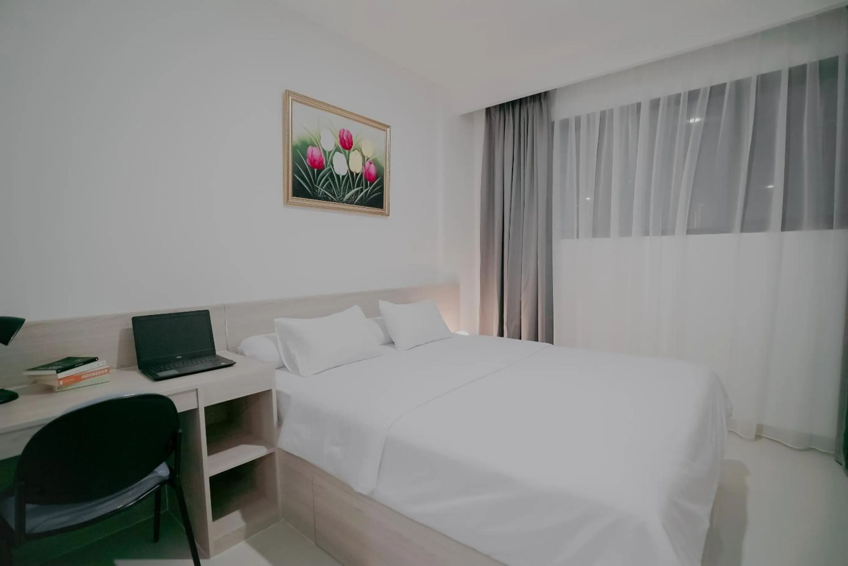 Photo of the whole room, Bed in Mendjangan Mansion