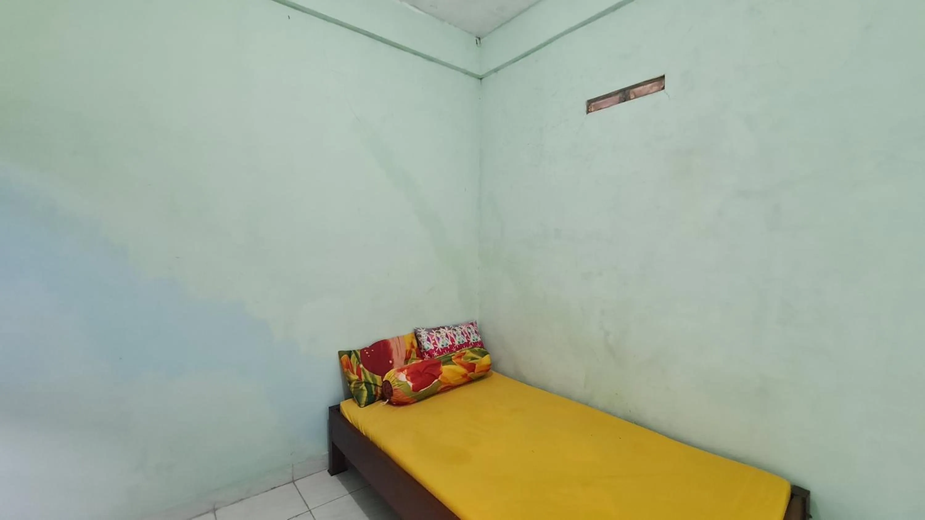 Budget Double Room in SPOT ON 93020 Rumah Singgah Ganjuran