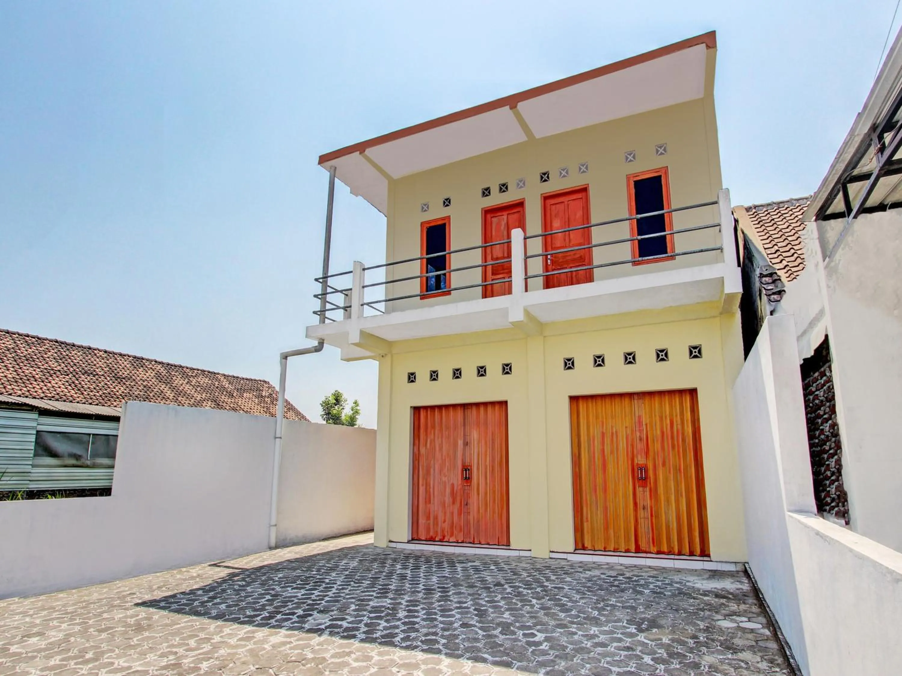 Facade/entrance in SPOT ON 93020 Rumah Singgah Ganjuran