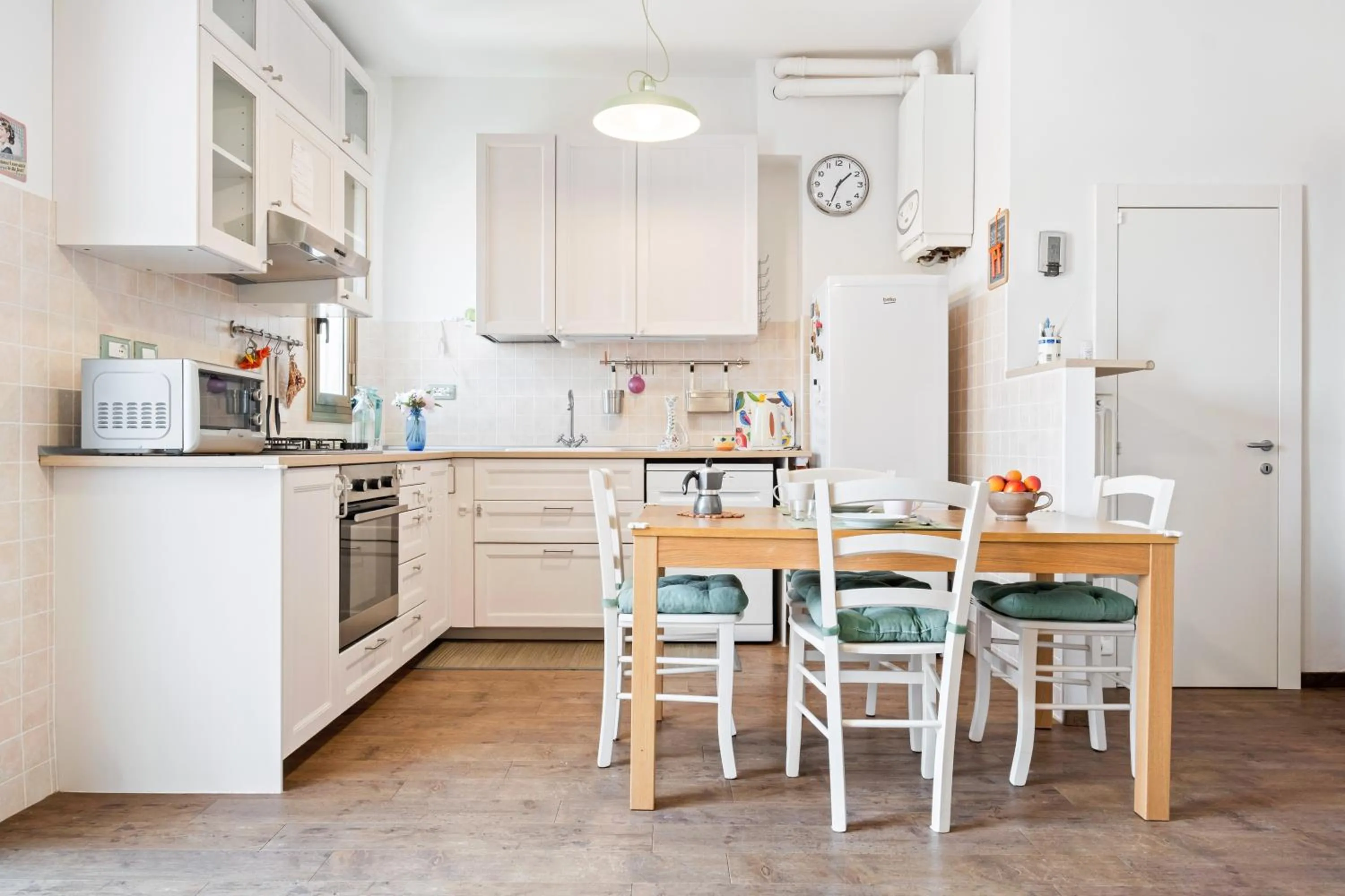 Kitchen or kitchenette in GuestHost - Bolognina Cozy Apartment