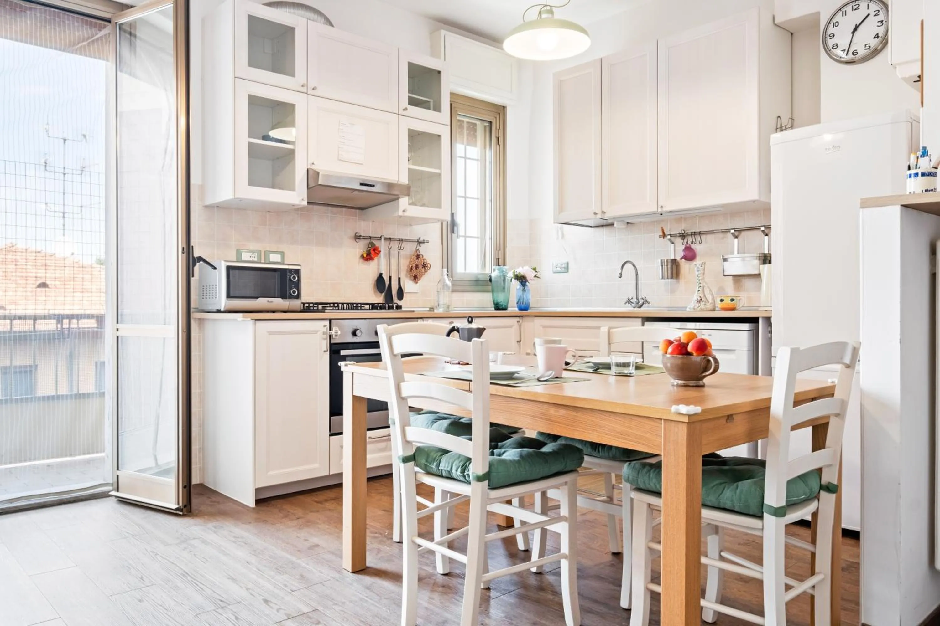 Kitchen or kitchenette in GuestHost - Bolognina Cozy Apartment