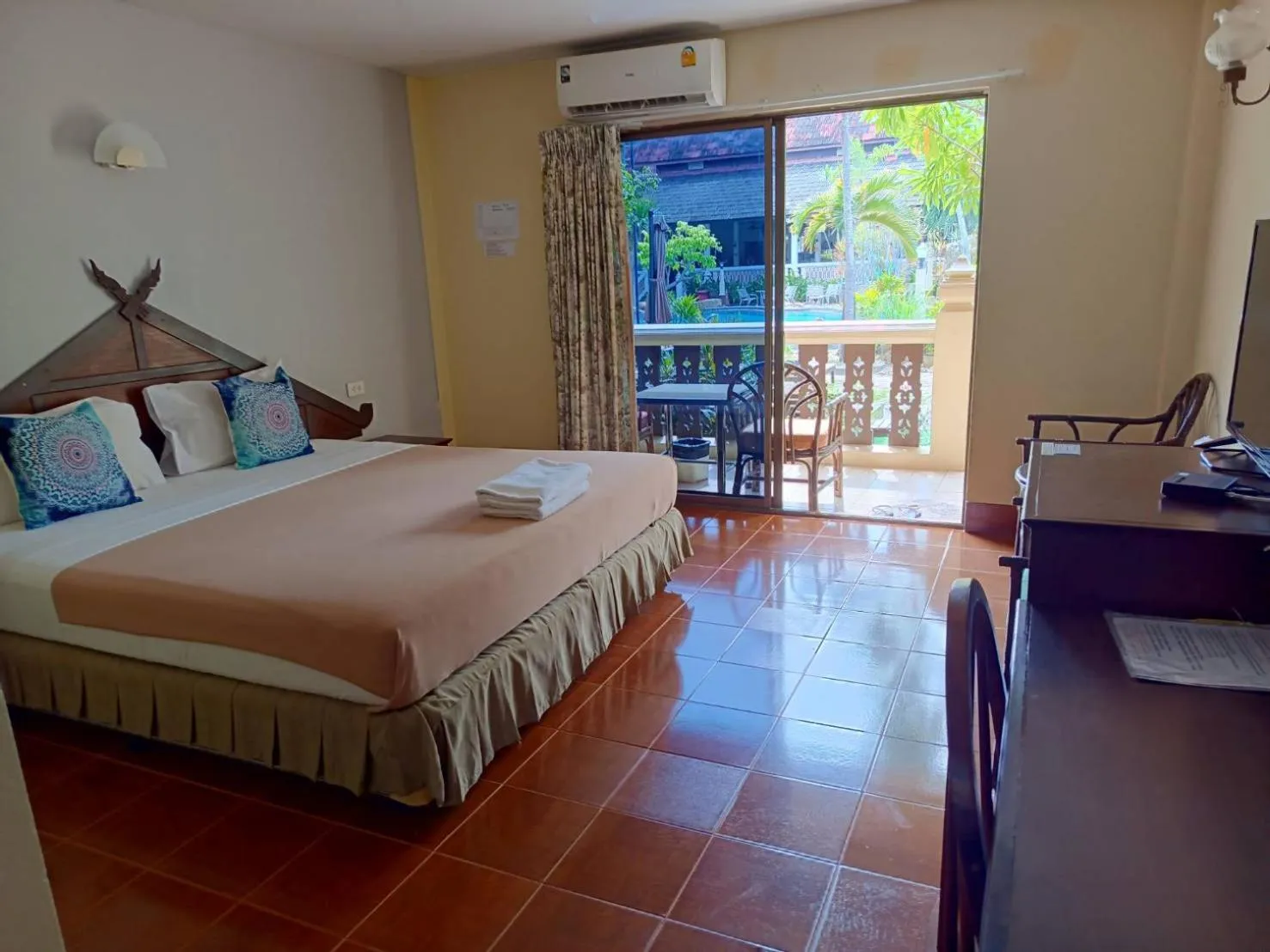 Bed in Ban Nam Mao Resort