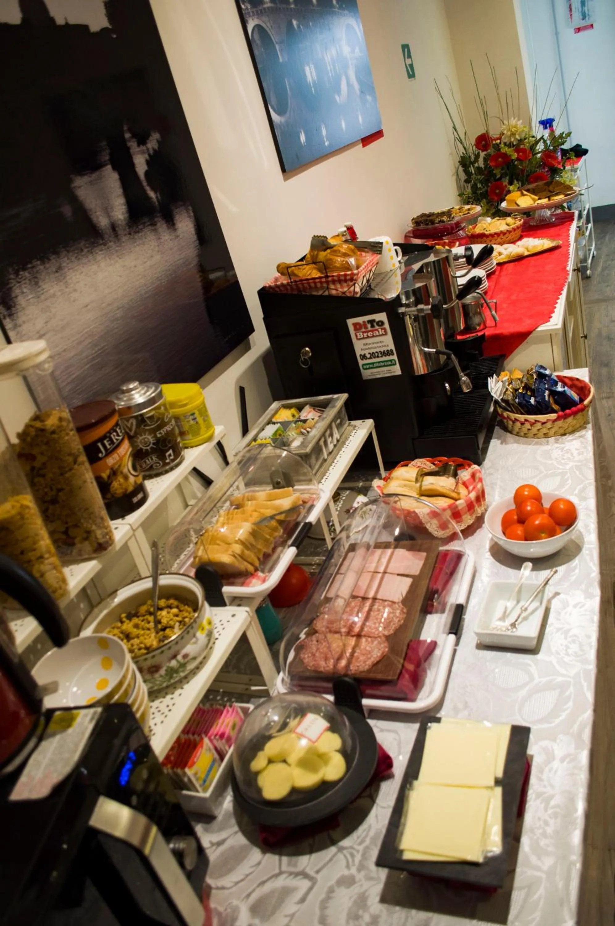 Food and drinks in Relais Cola Di Rienzo