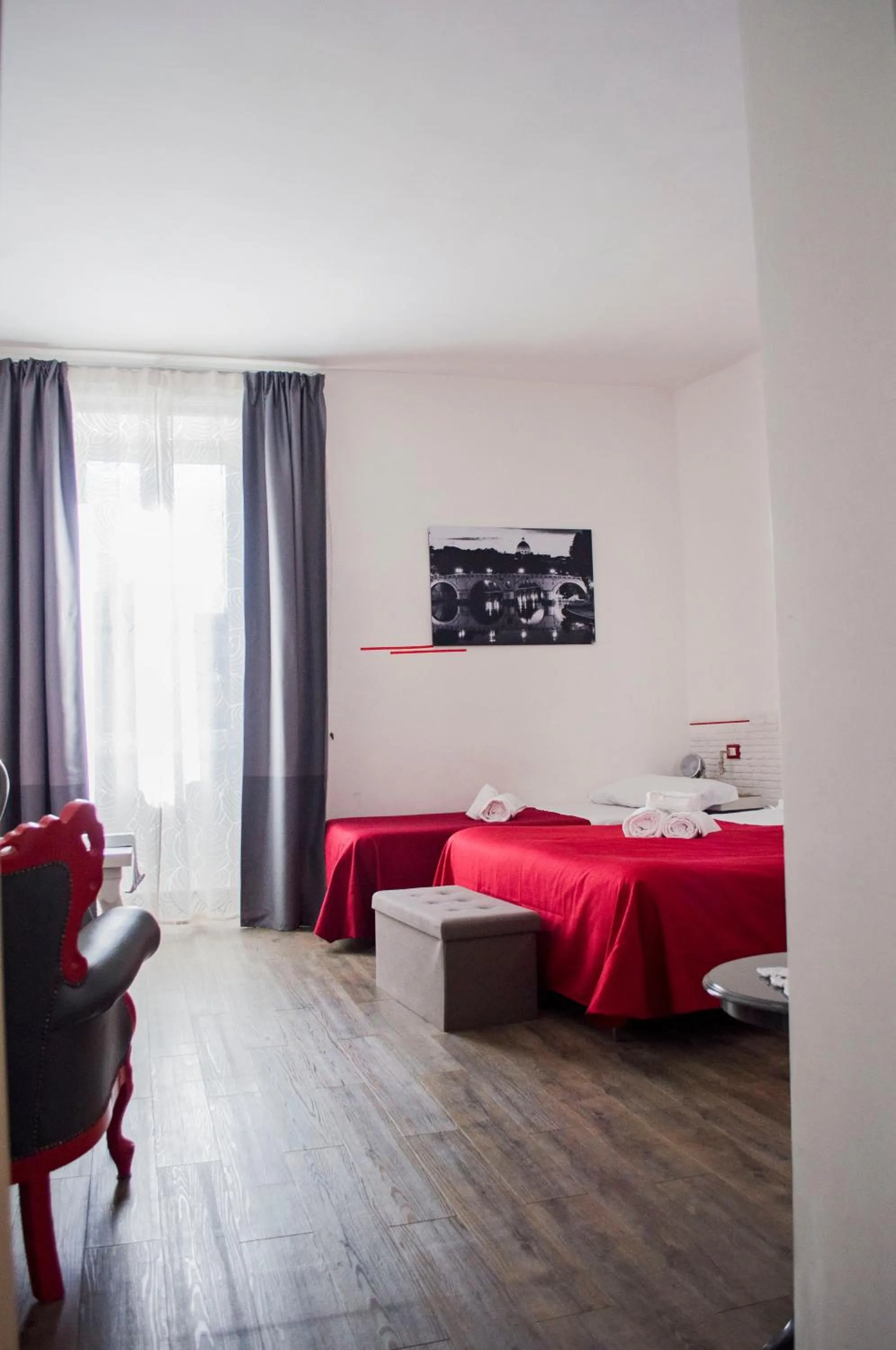 Photo of the whole room, Bed in Relais Cola Di Rienzo