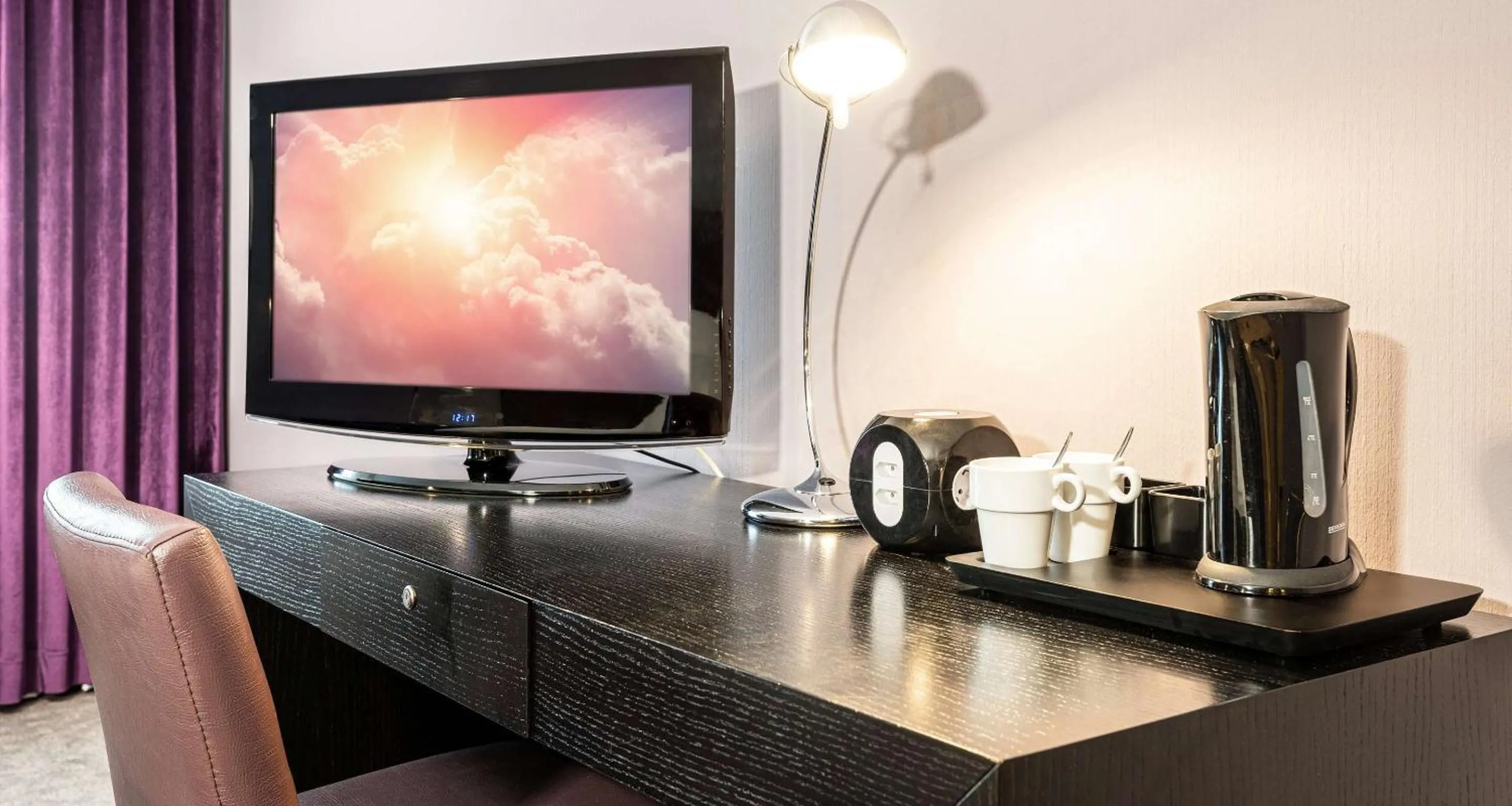 TV and multimedia in Best Western Victor's Residenz-Hotel Rodenhof