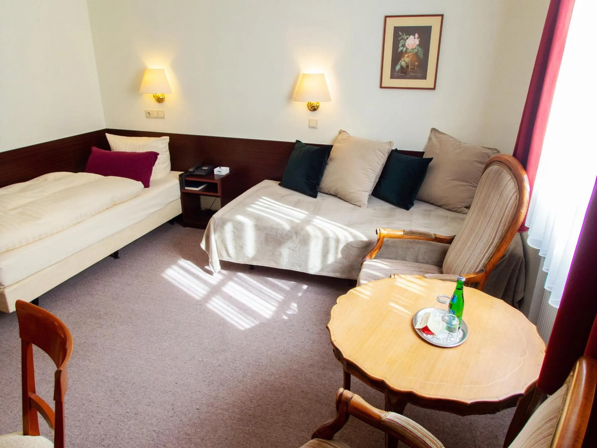 Photo of the whole room, Bed in Hotel Bürgerhof Wetzlar