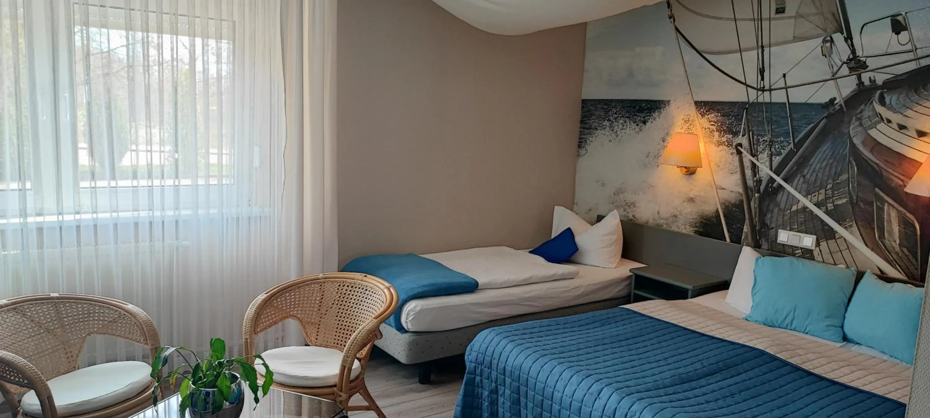 Photo of the whole room, Bed in Hotel Zur Fichtenbreite -Garni-