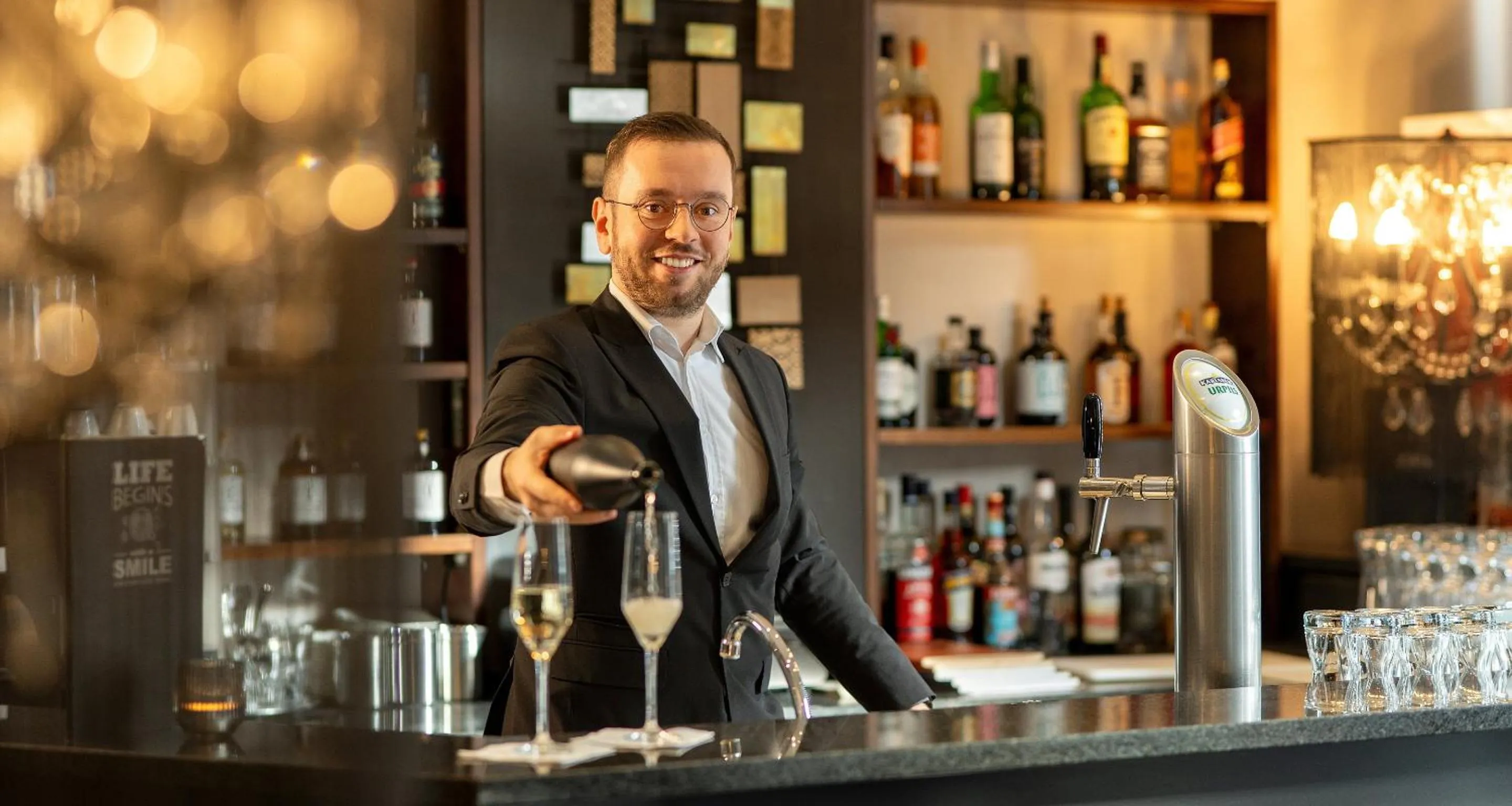 Lounge or bar in Victor's Residenz-Hotel Saarlouis