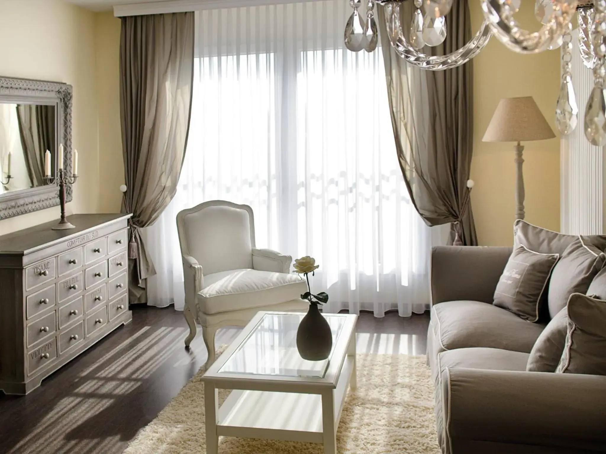 Suite in Victor's Residenz-Hotel Saarlouis Suite in Victor's Residenz-Hotel Saarlouis