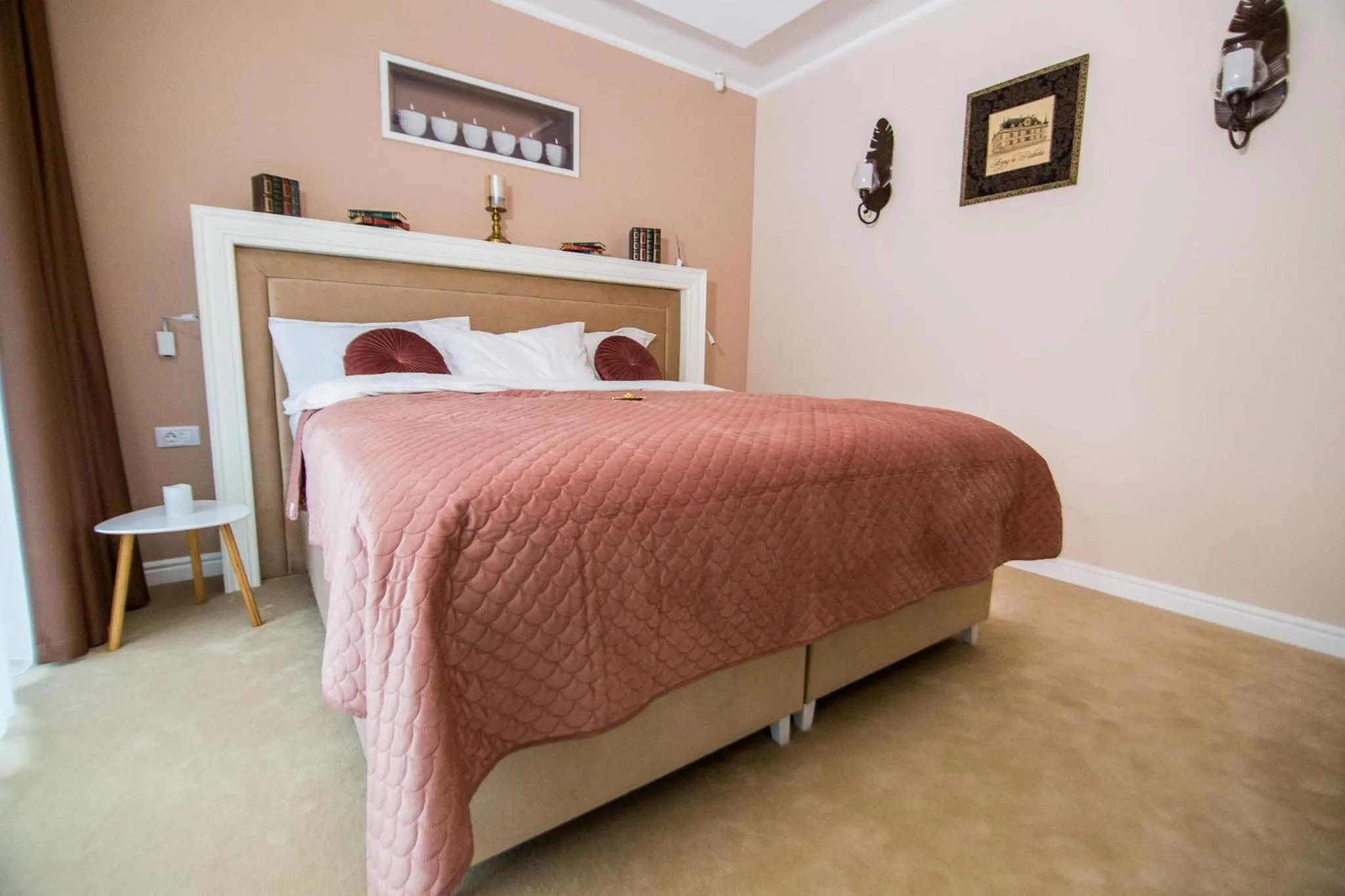 Bed in DoubleL Studios