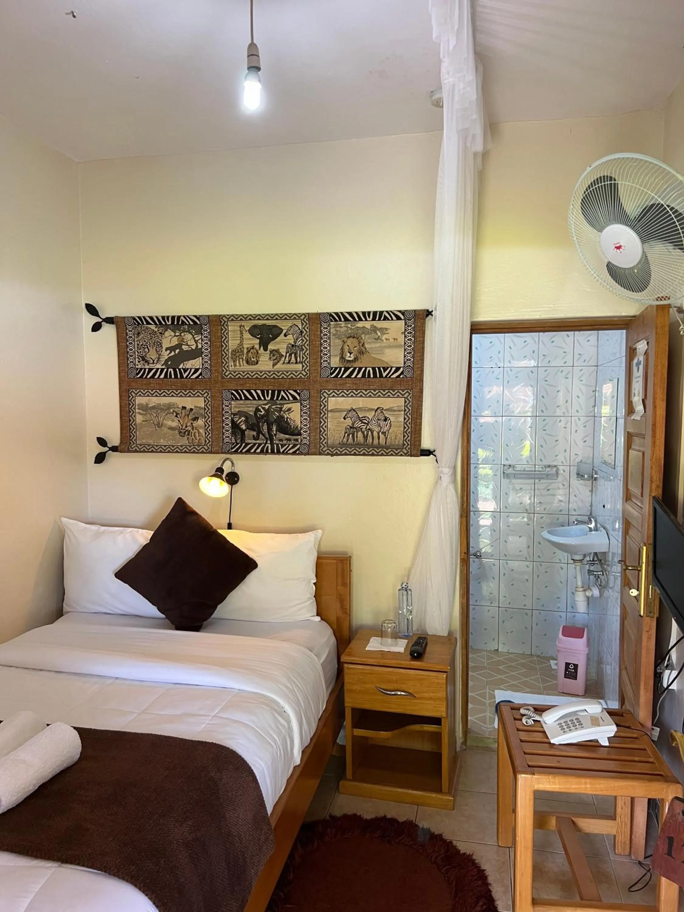 Photo of the whole room, Bed in Sunset Hotel Entebbe