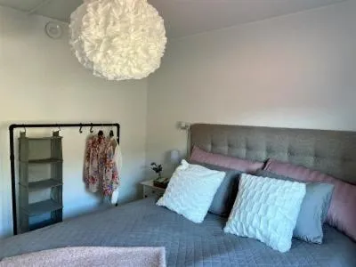 Bed in Lägenhetshotell Varvet