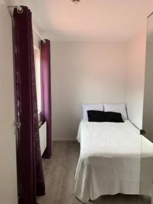 Bed in Lägenhetshotell Varvet