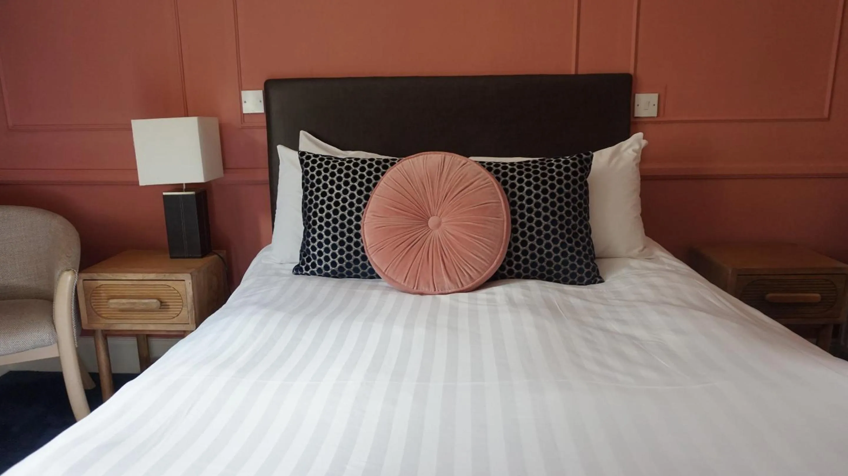 Bedroom, Bed in Dunkerley's Hotel and Restaurant