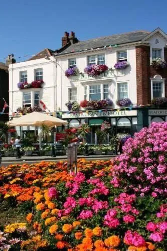 Property building in Dunkerley's Hotel and Restaurant