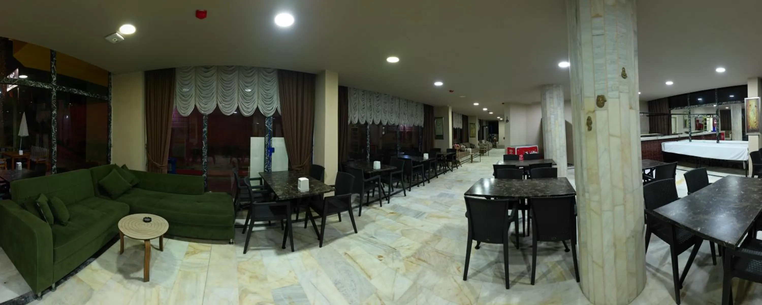 Night in Gold Twins Boutique Hotel