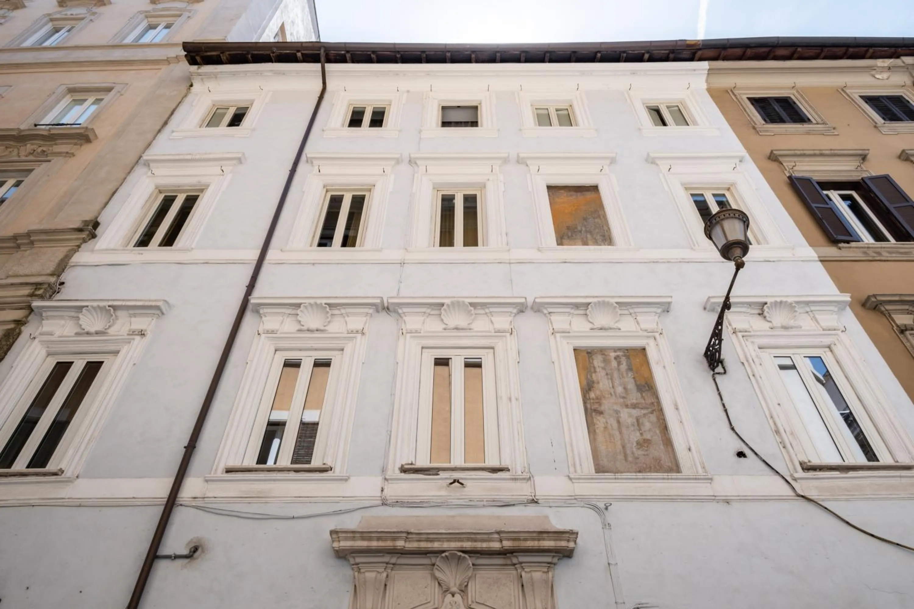 Property building in 19 Steps Trevi