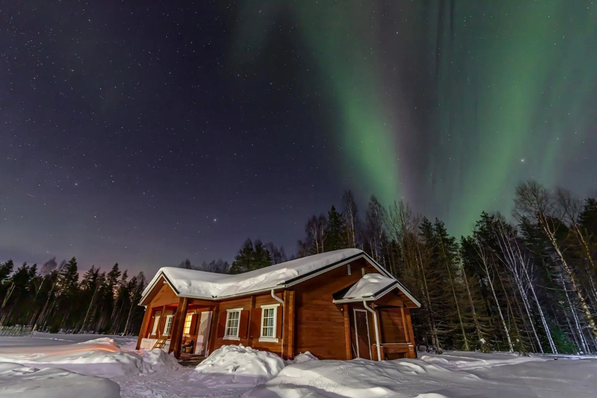 Old Pine Husky Lodge