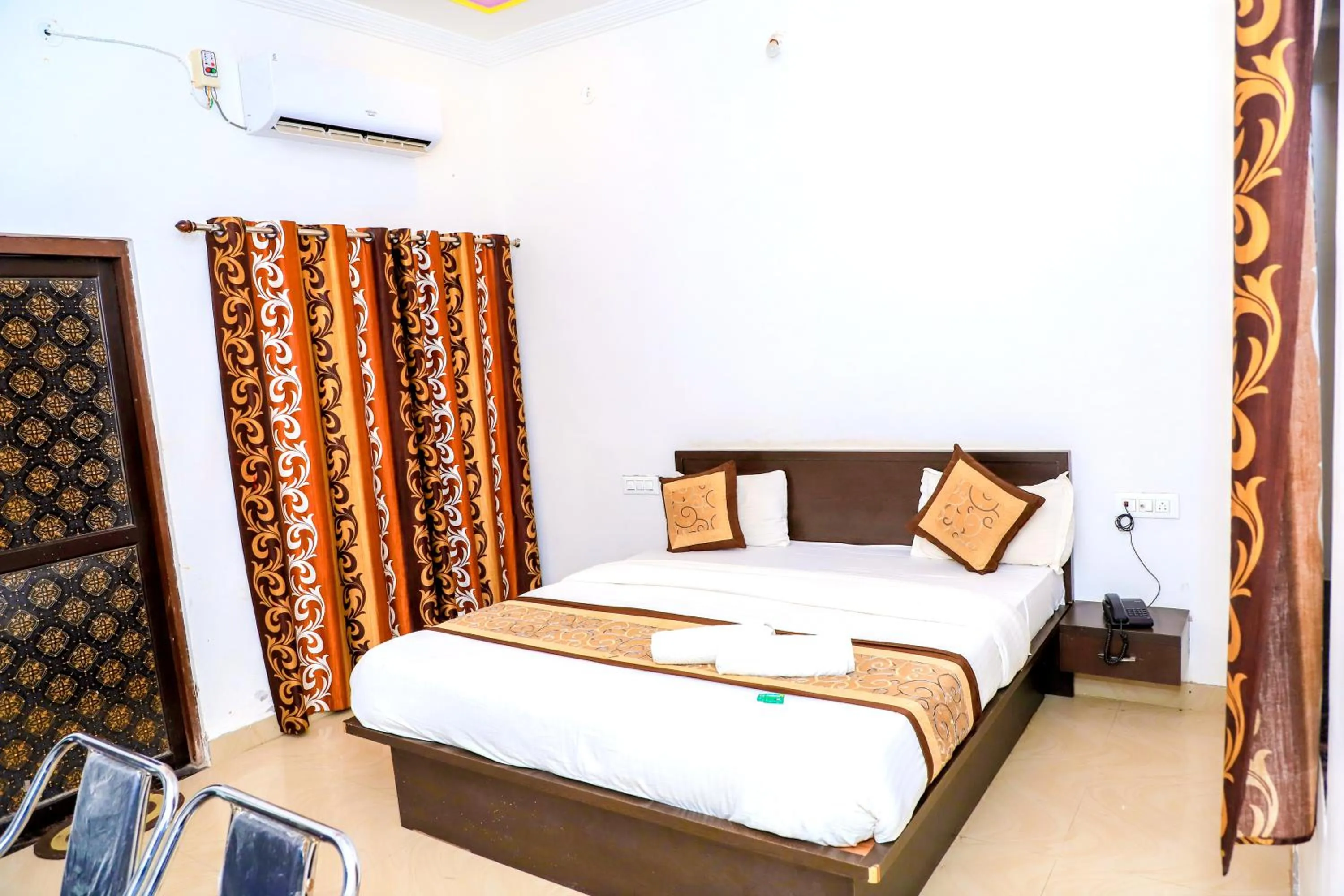 Siddarth Resort - Mountain View with Pool