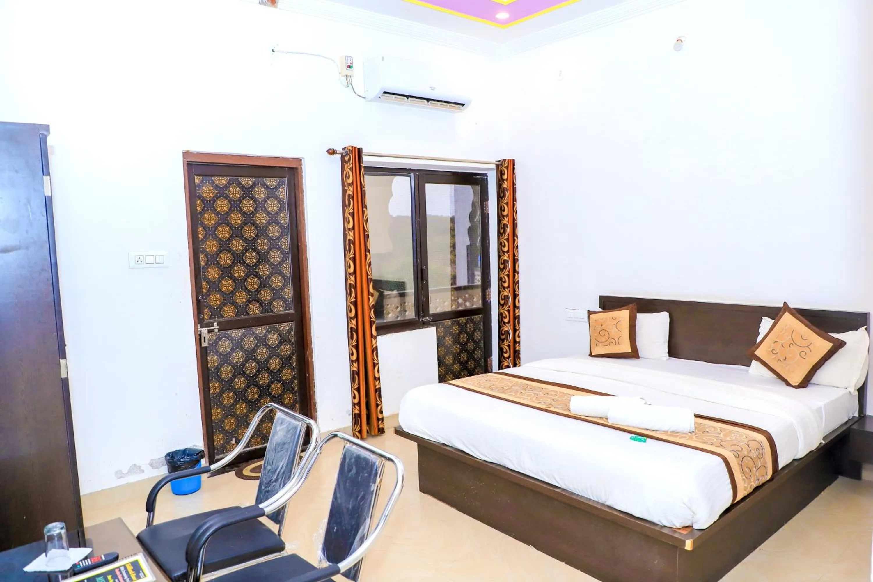 Siddarth Resort - Mountain View with Pool