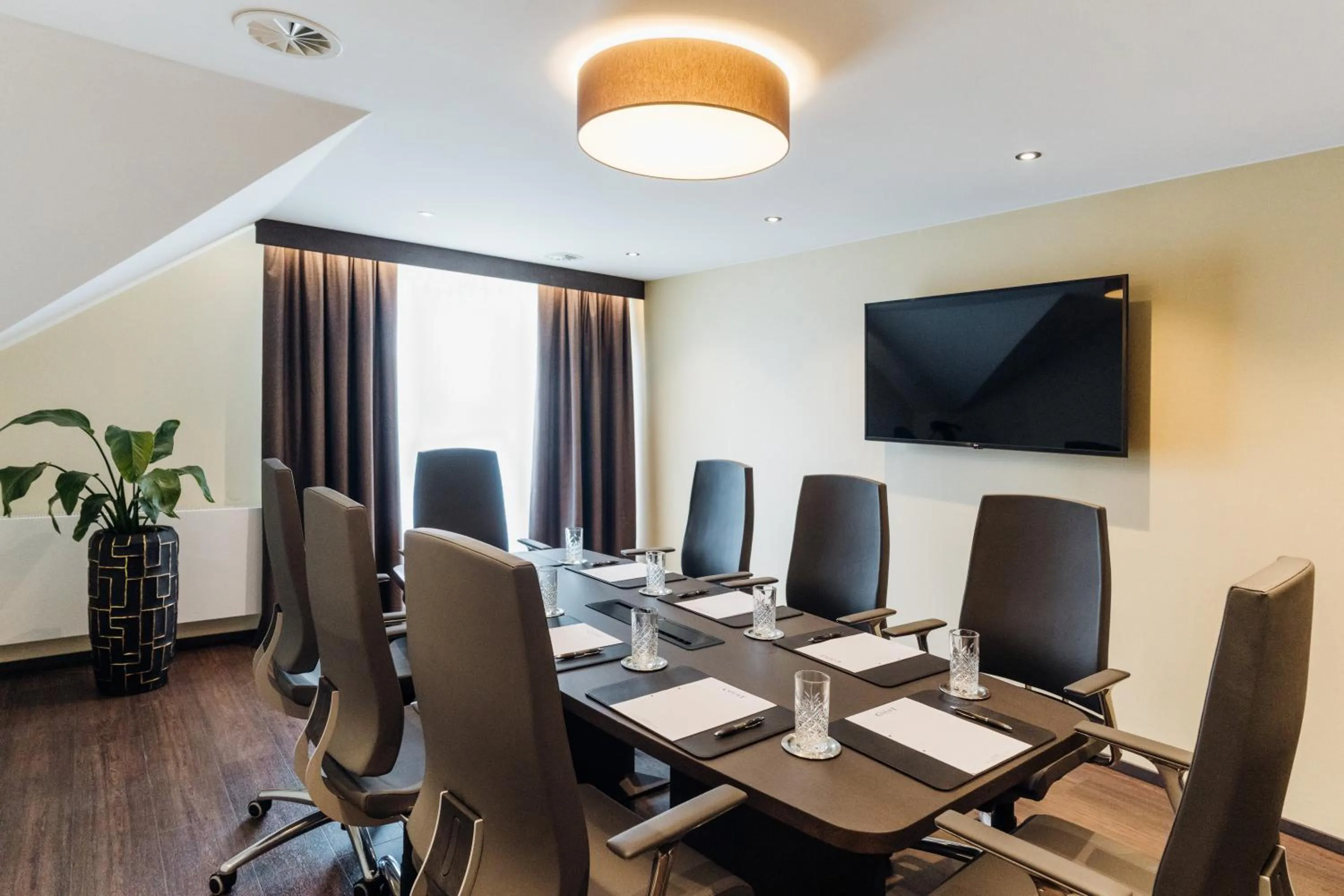 Meeting/conference room in COURT HOTEL
