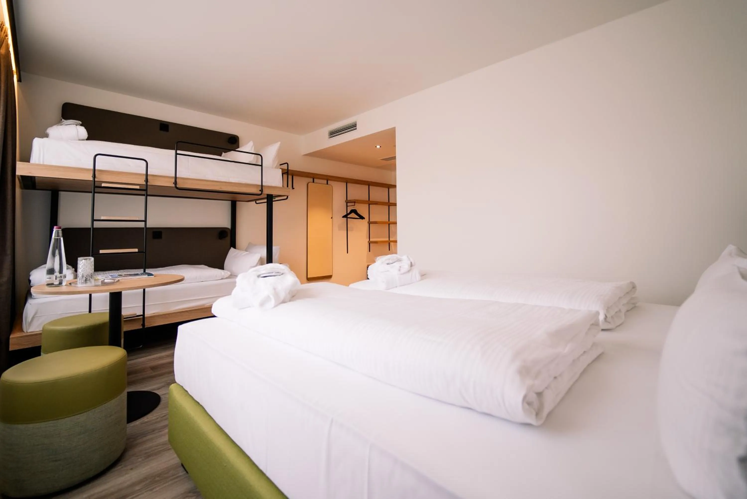 Bedroom, Bed in COURT HOTEL