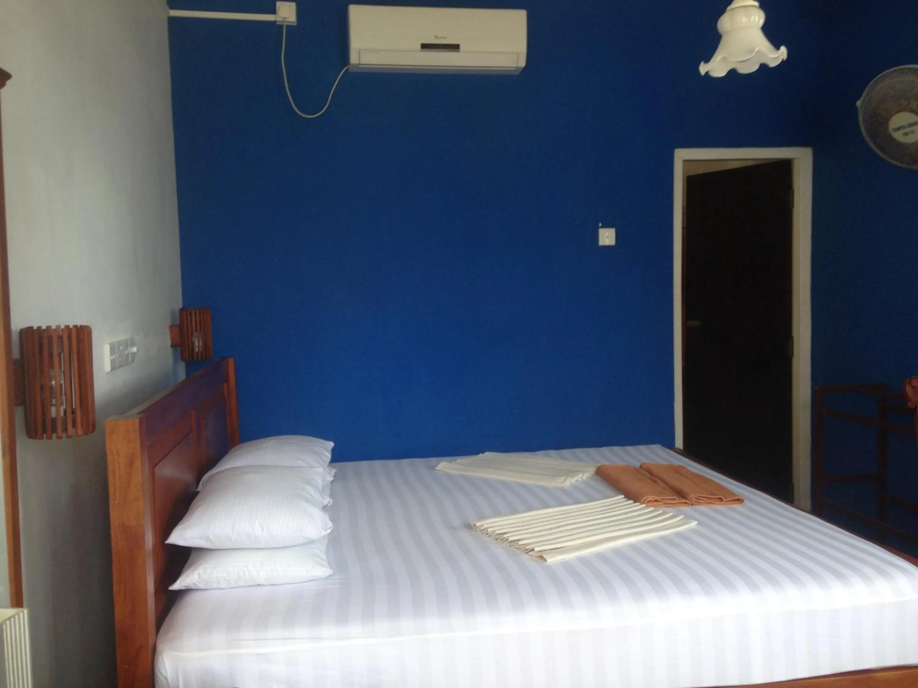 Bed in Hotel Paradiso