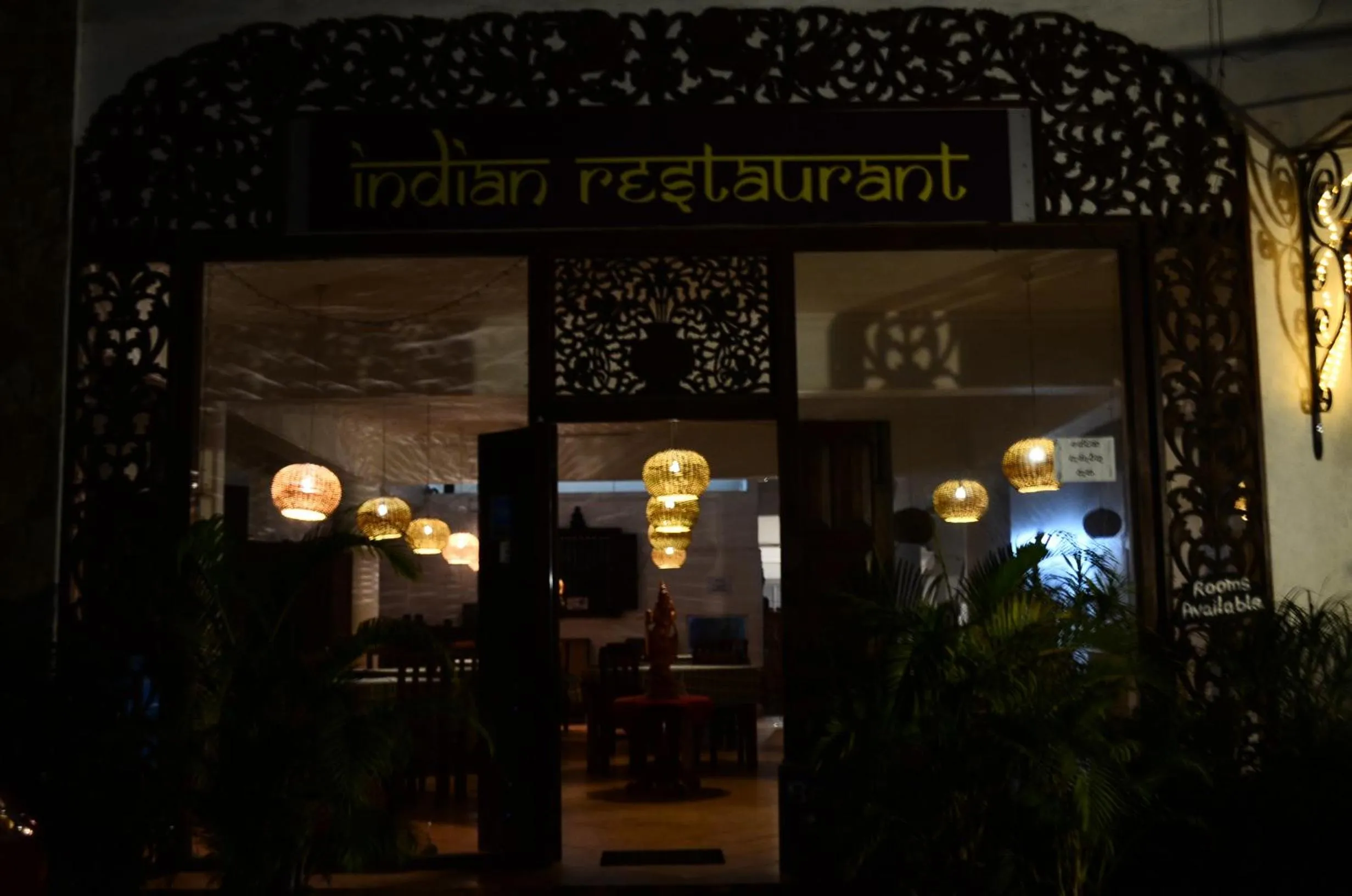 Restaurant/places to eat in Hotel Paradiso