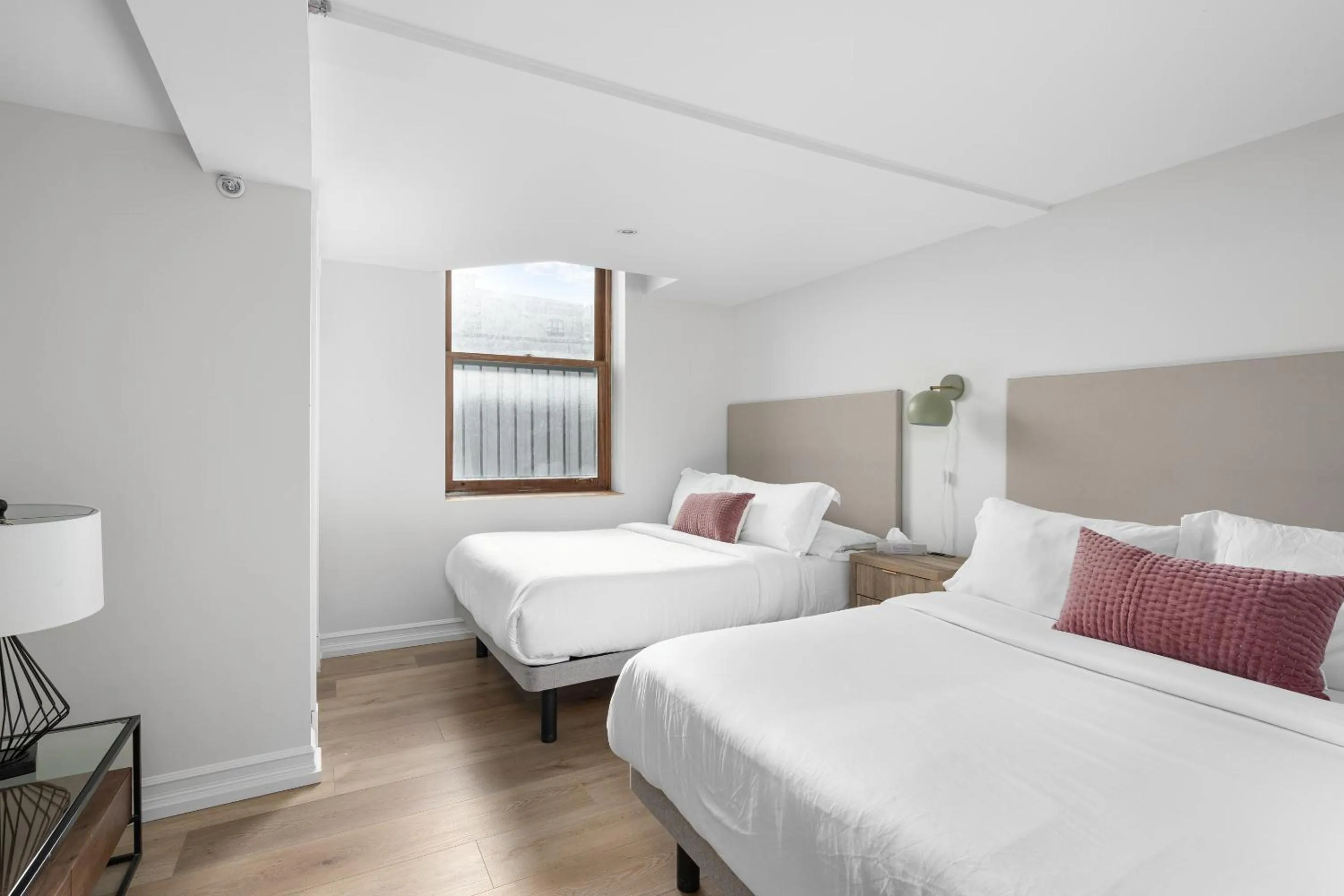 Bed in Le Nomade MTL