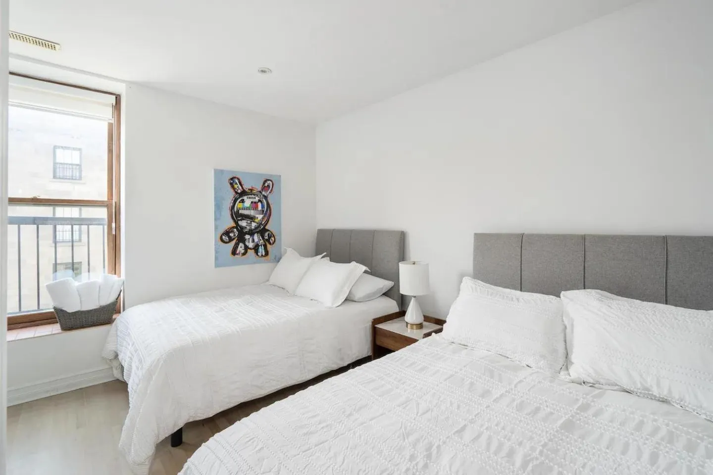 Bed in Le Nomade MTL